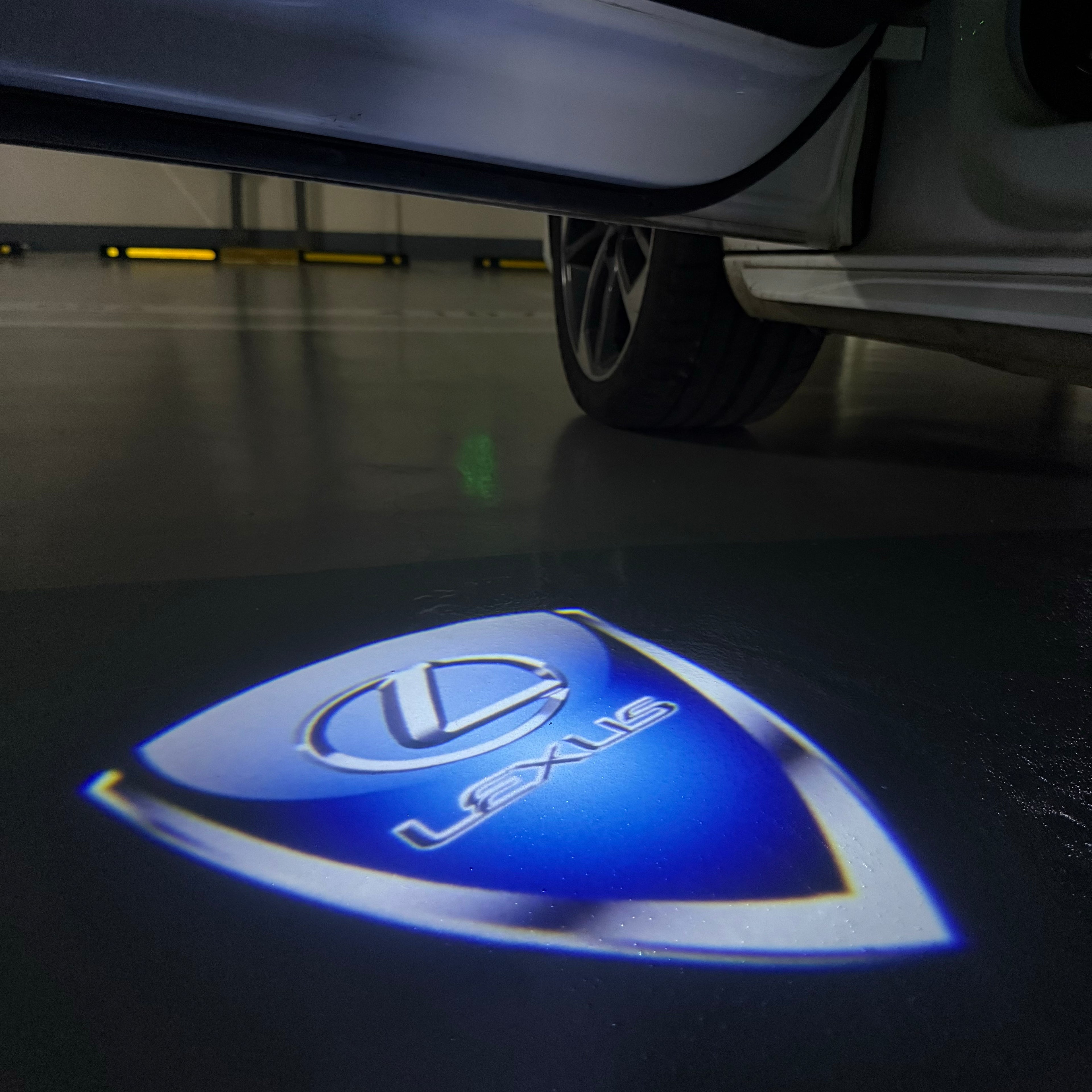 LEXUS LOGO PROJECROTR LIGHTS Nr.01 (Menge 1 = 1 Sets/2 Türleuchten)