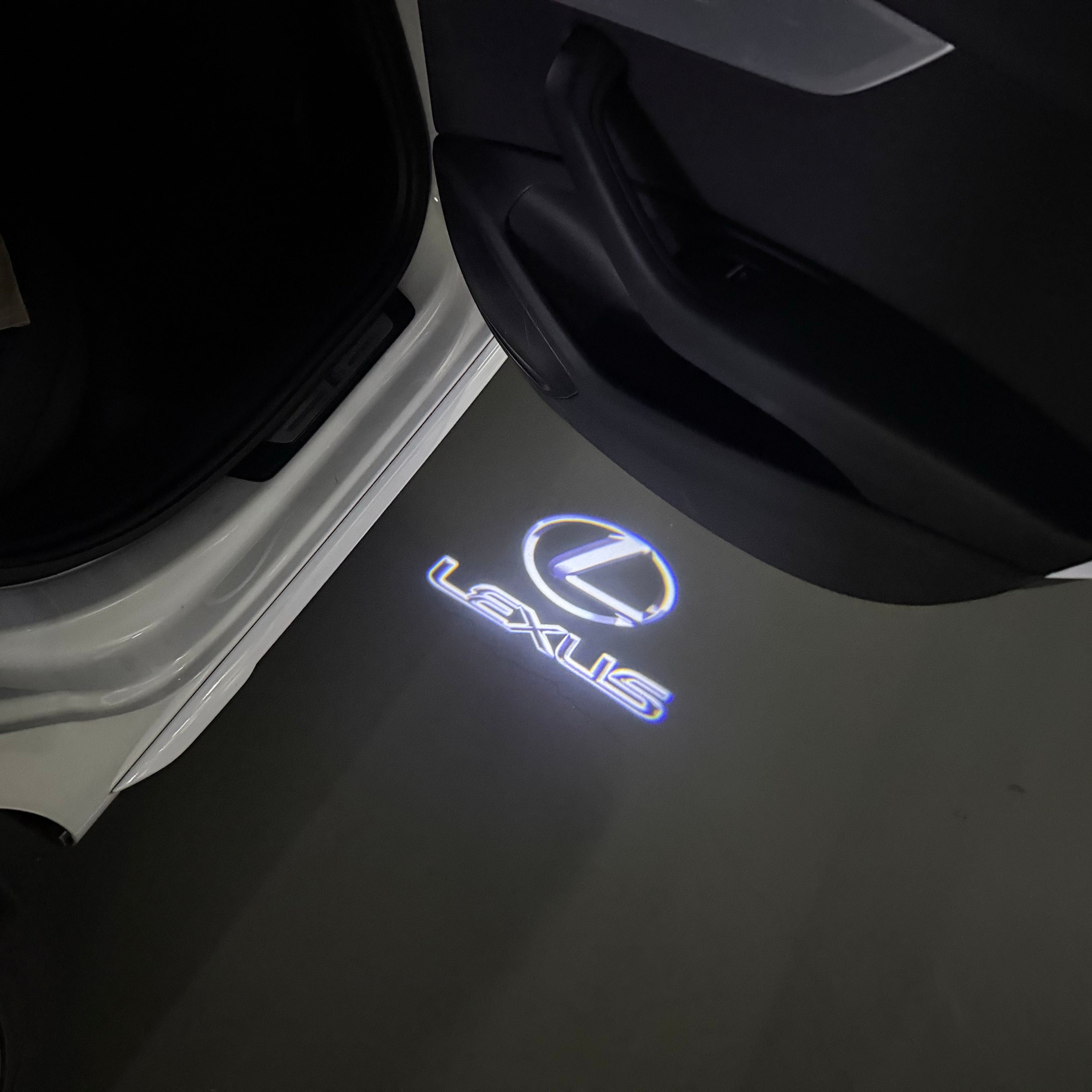 LEXUS LOGO PROJECROTR LIGHTS Nr.01 (Menge 1 = 1 Sets/2 Türleuchten)