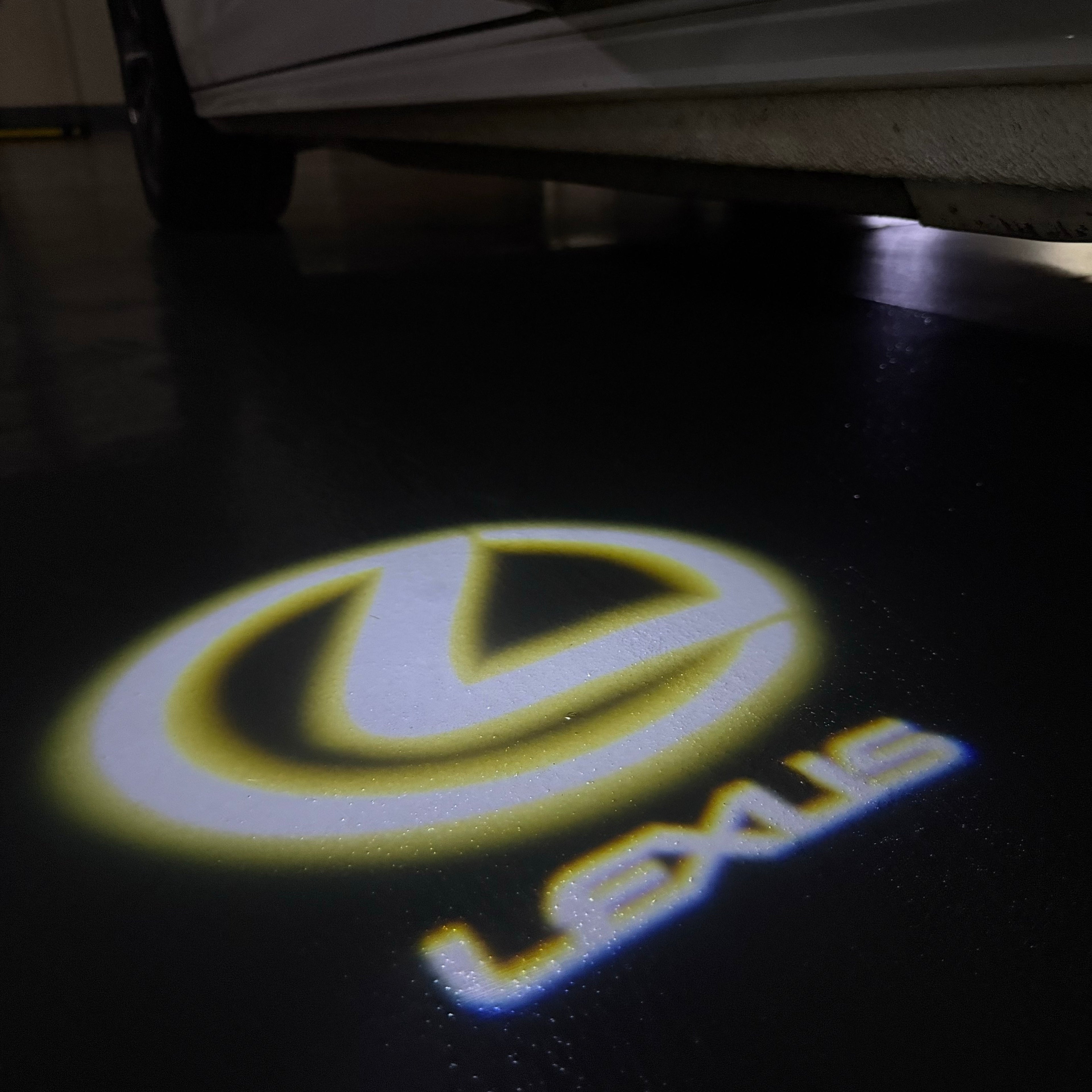 LEXUS LOGO PROJECROTR LIGHTS Nr.01 (Menge 1 = 1 Sets/2 Türleuchten)