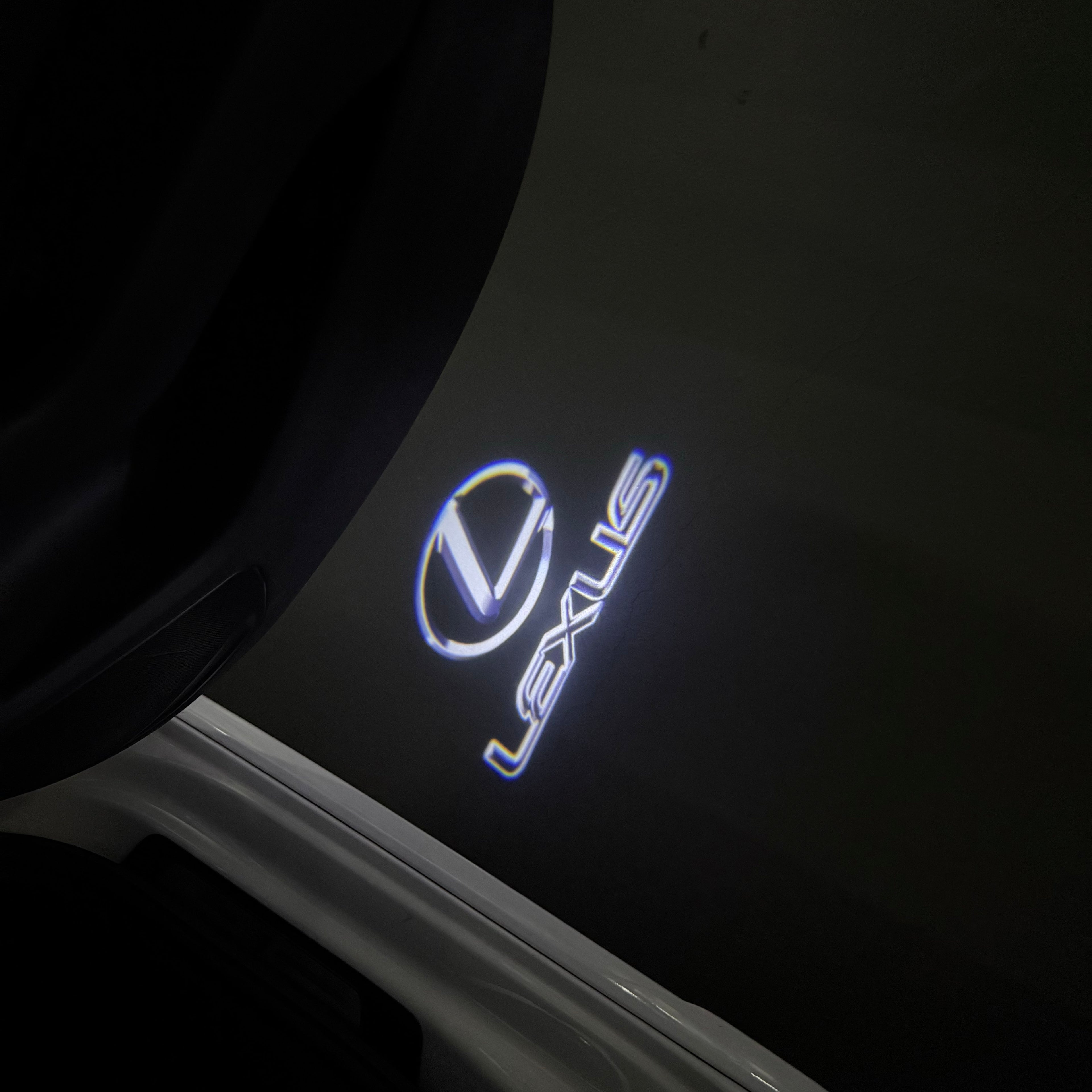 LEXUS LOGO PROJECROTR LIGHTS Nr.01 (Menge 1 = 1 Sets/2 Türleuchten)