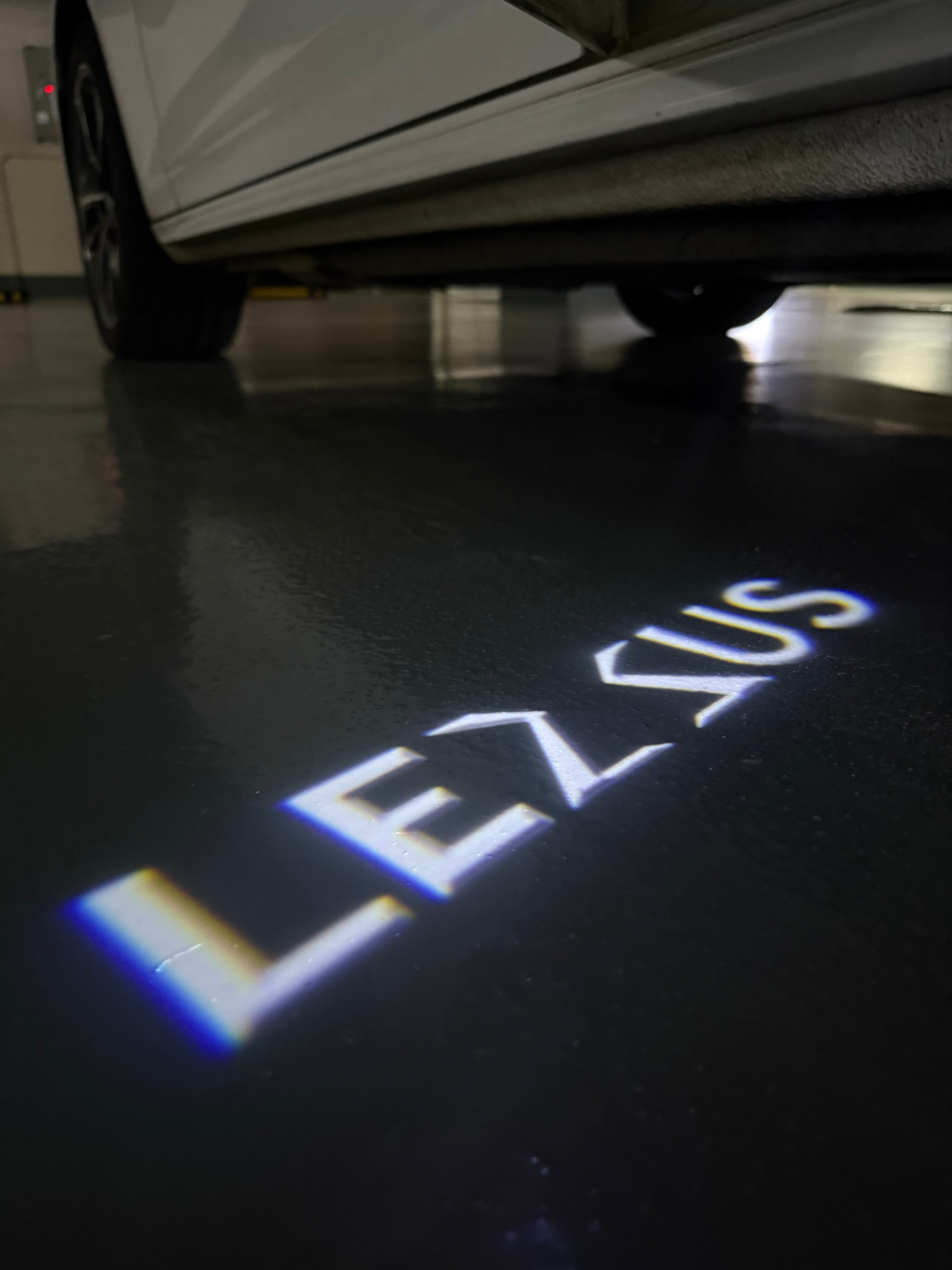 LEXUS LOGO PROJECROTR LIGHTS Nr.01 (Menge 1 = 1 Sets/2 Türleuchten)