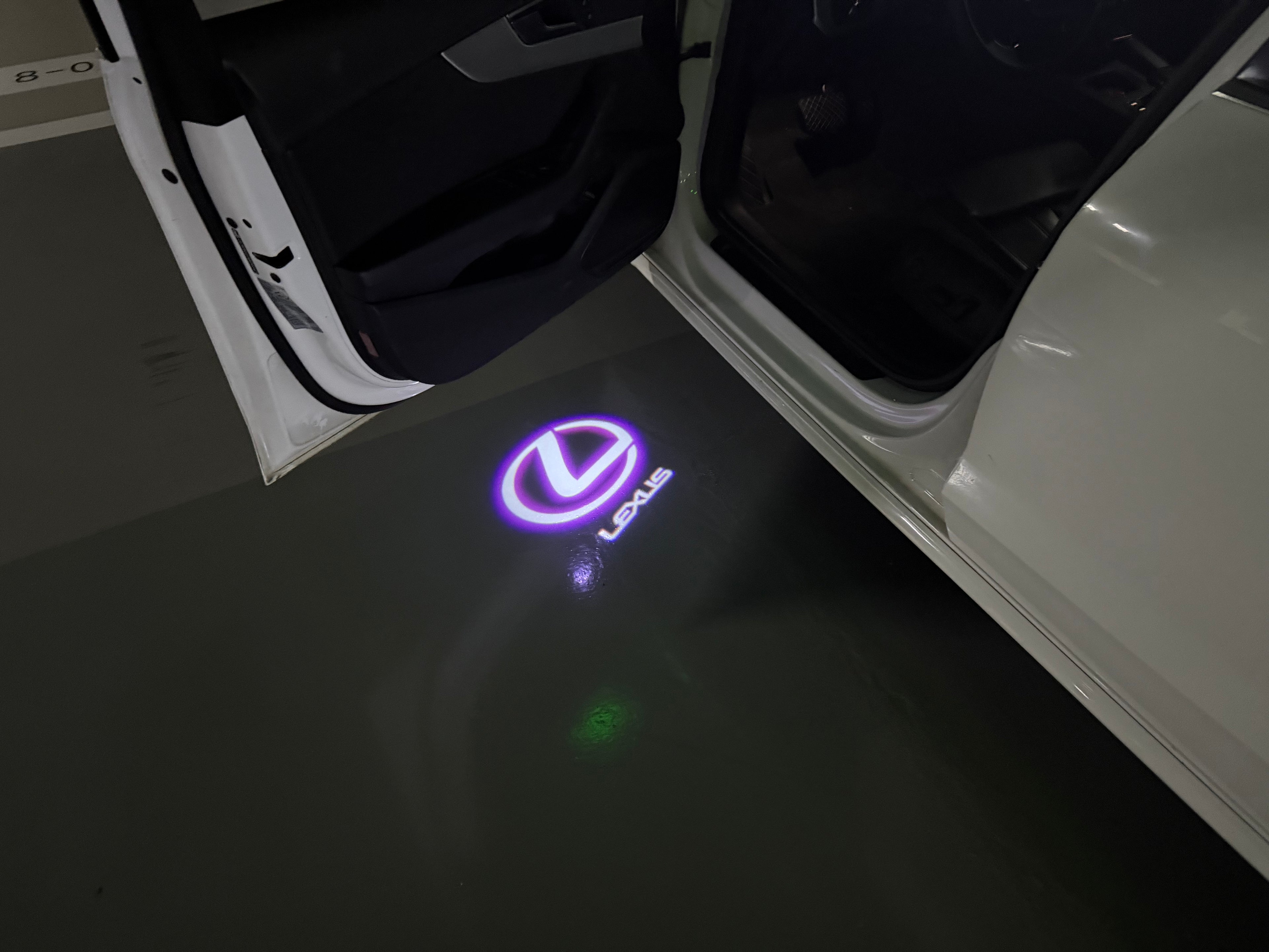 LEXUS LOGO PROJECROTR LIGHTS Nr.01 (Menge 1 = 1 Sets/2 Türleuchten)