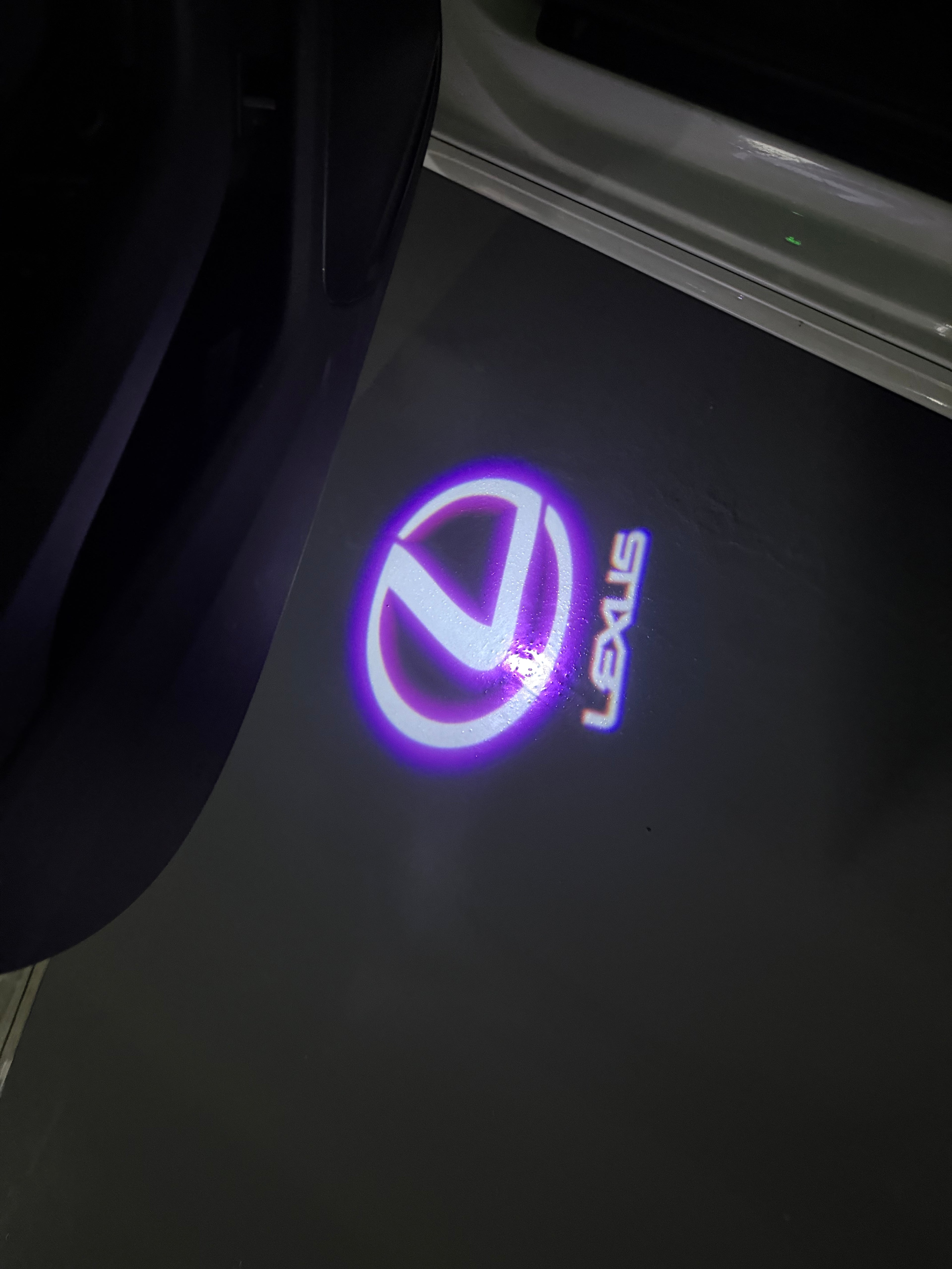 LEXUS LOGO PROJECROTR LIGHTS Nr.01 (Menge 1 = 1 Sets/2 Türleuchten)