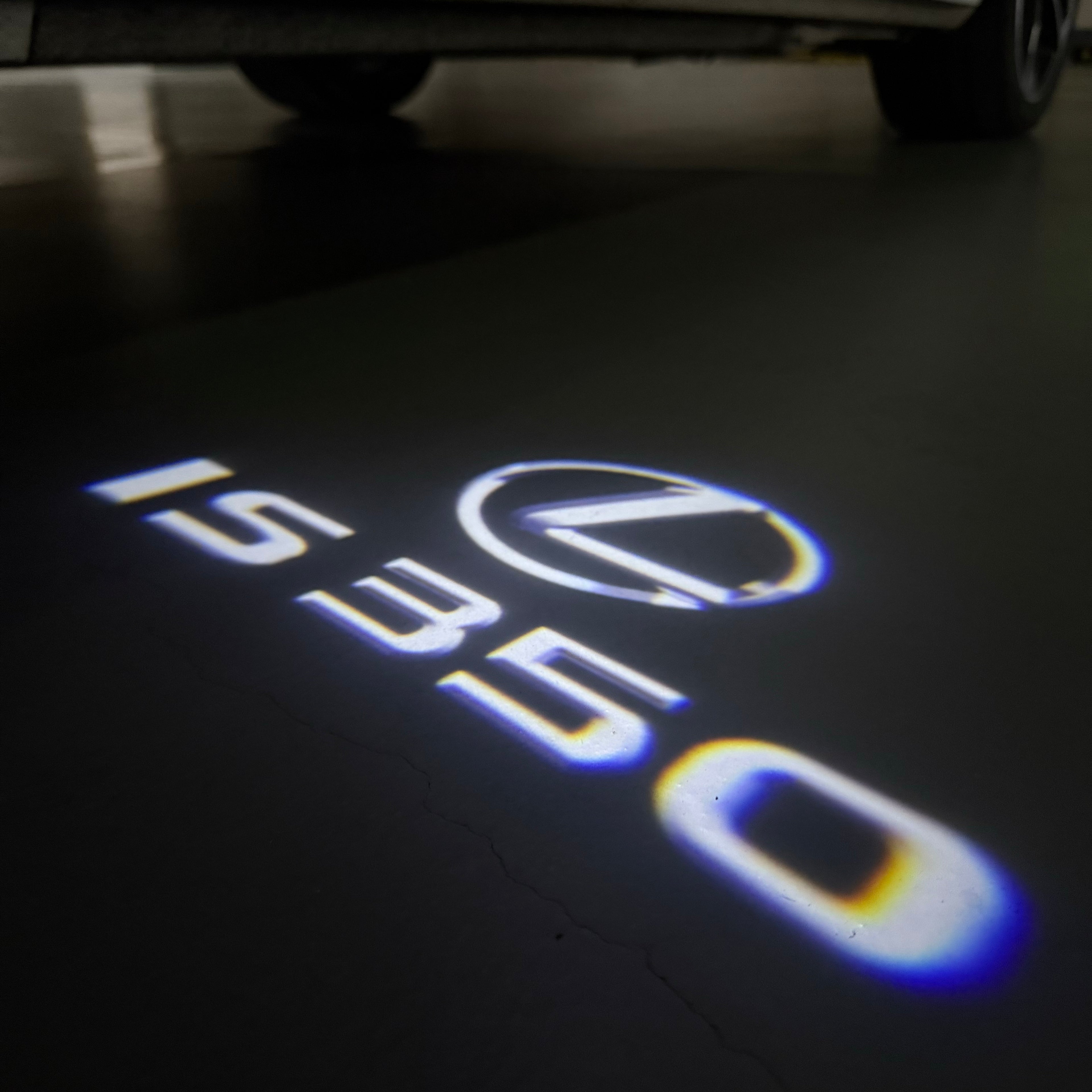 LEXUS LOGO PROJECROTR LIGHTS Nr.01 (Menge 1 = 1 Sets/2 Türleuchten)