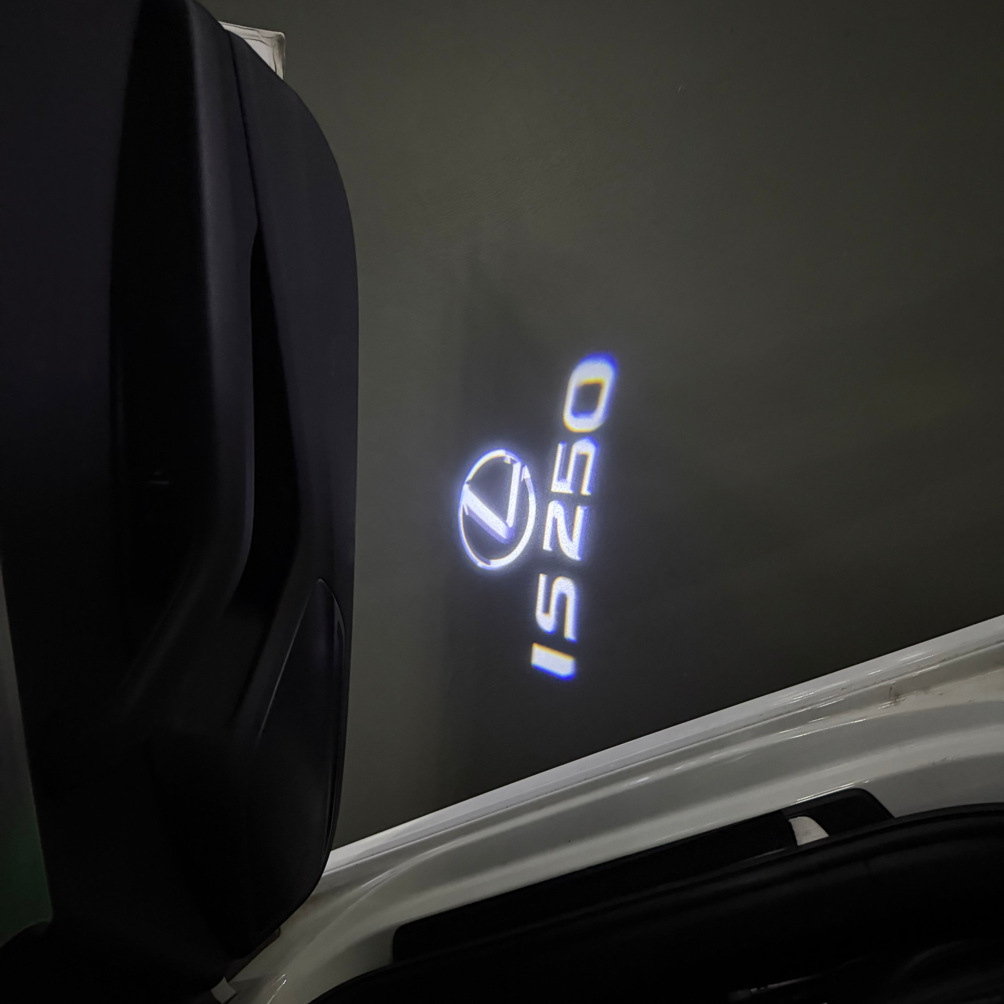 LEXUS LOGO PROJECROTR LIGHTS Nr.01 (Menge 1 = 1 Sets/2 Türleuchten)