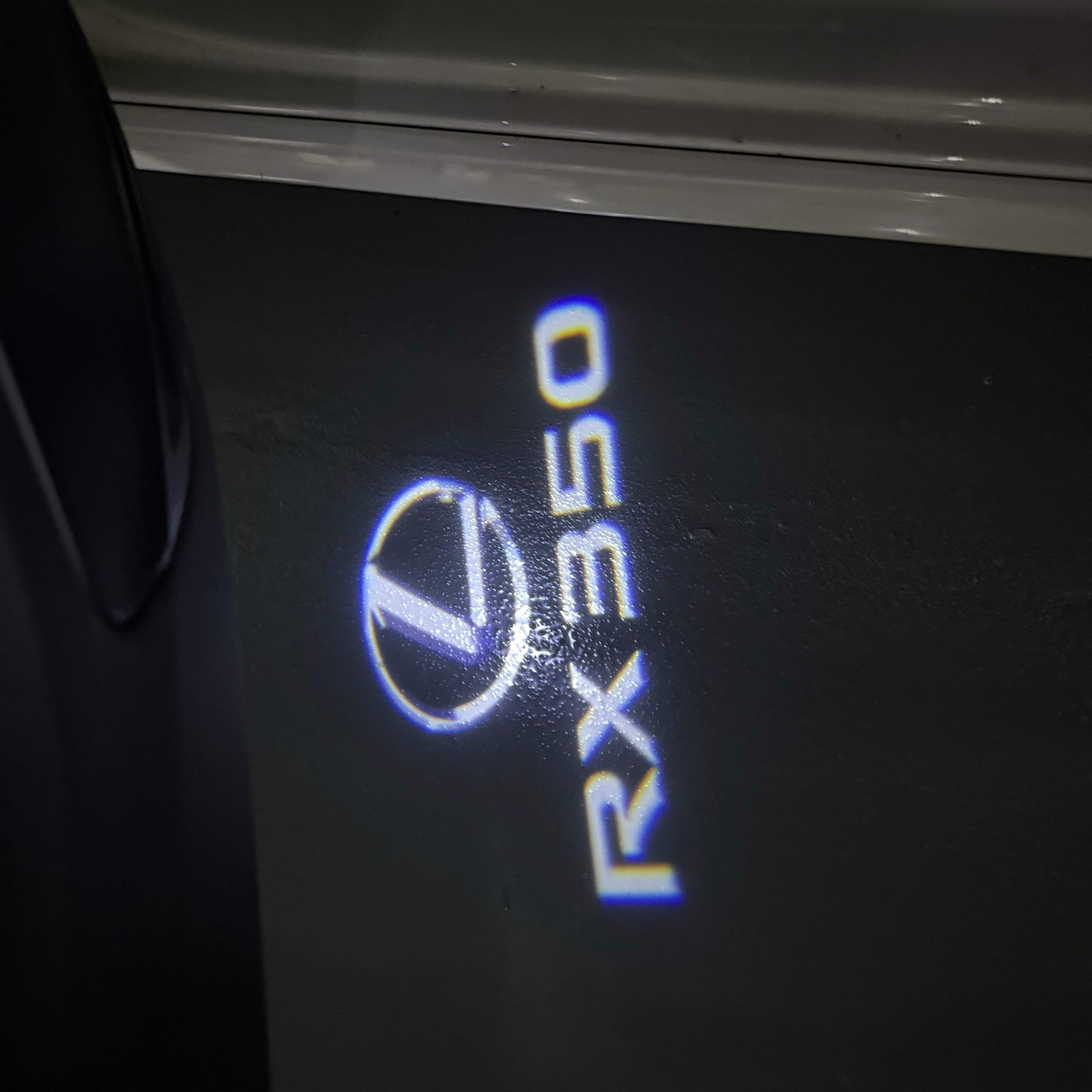 LEXUS LOGO PROJECROTR LIGHTS Nr.01 (Menge 1 = 1 Sets/2 Türleuchten)