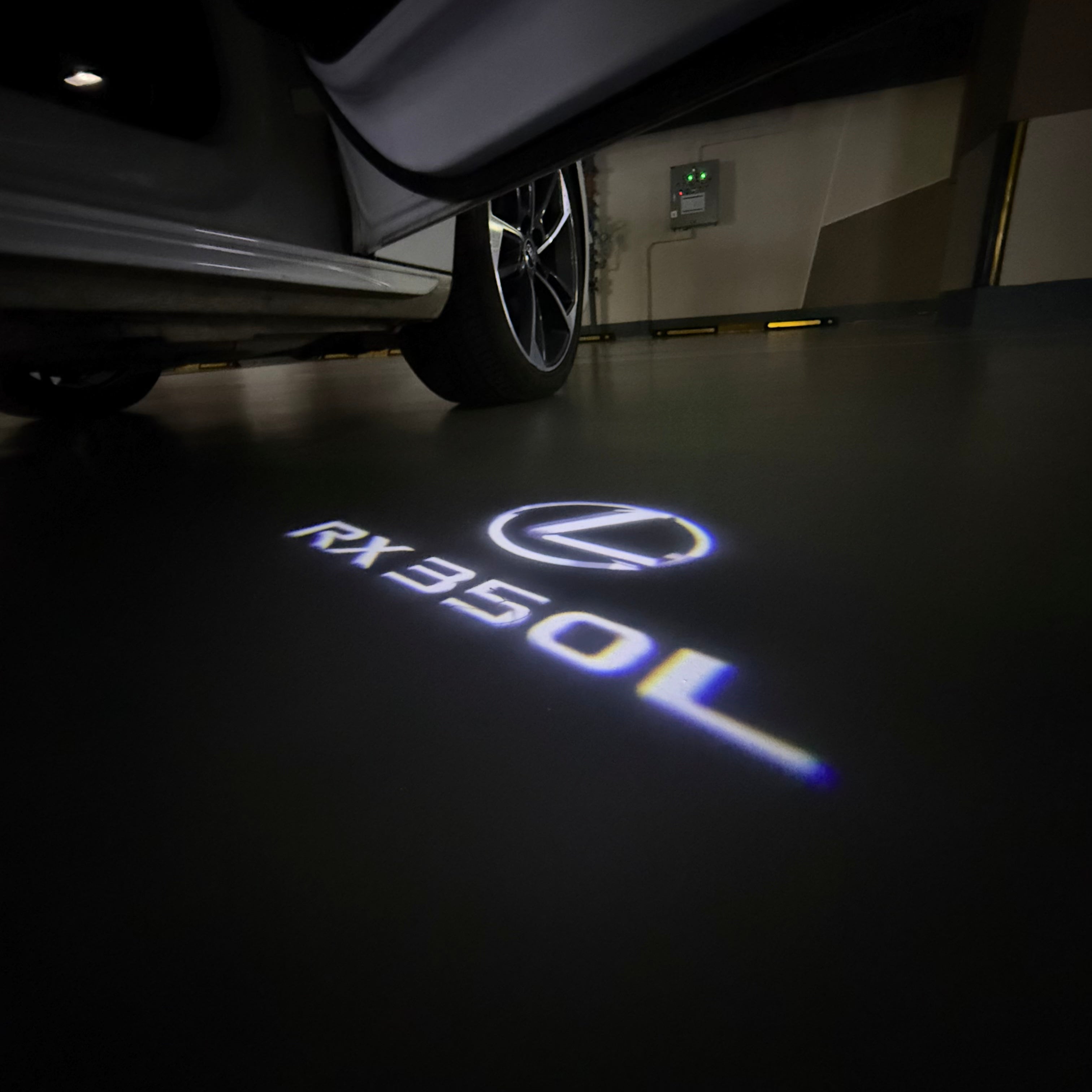 LEXUS LOGO PROJECROTR LIGHTS Nr.01 (Menge 1 = 1 Sets/2 Türleuchten)