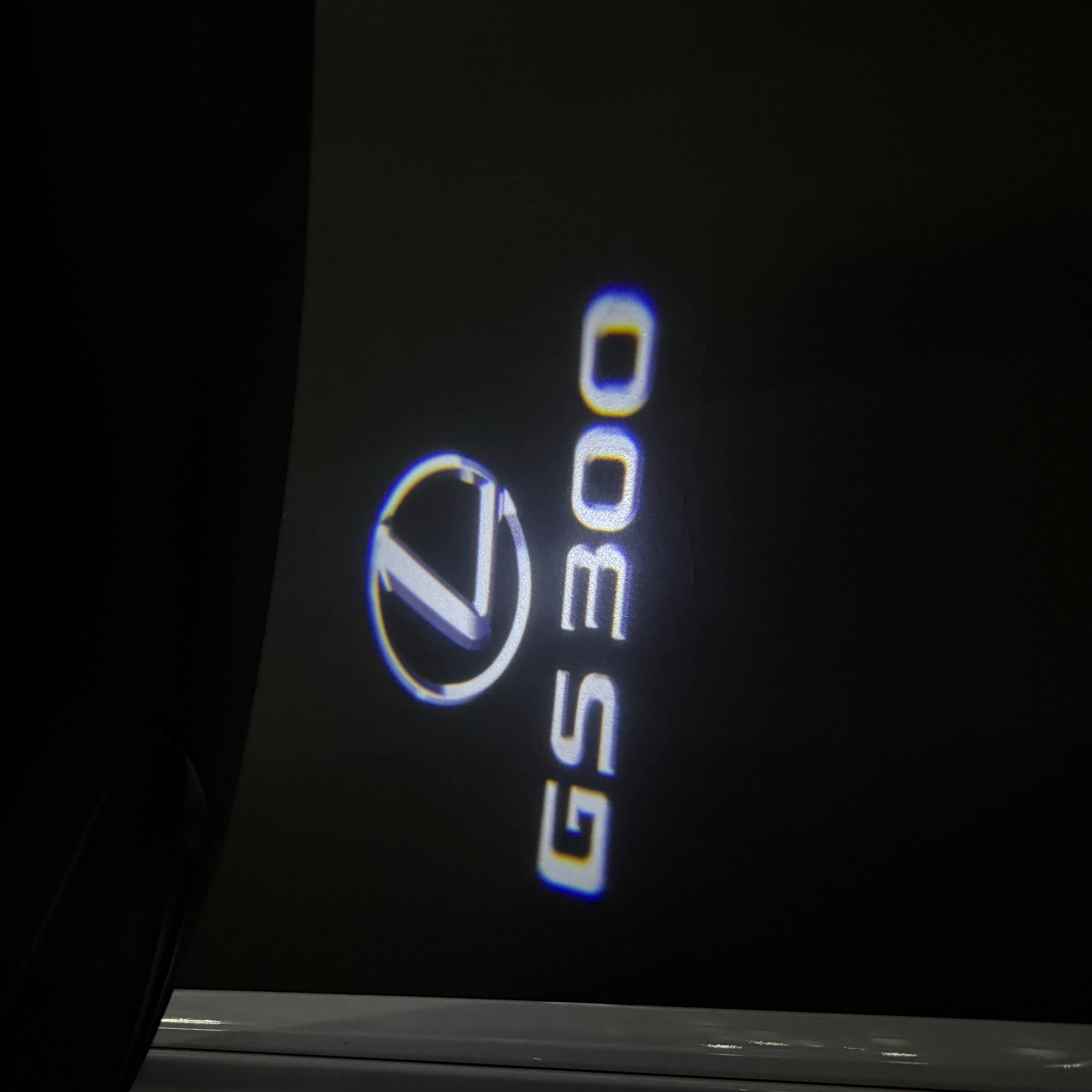 LEXUS LOGO PROJECTOR LIGHTS Nr.01 (الكمية 1 = 1 مجموعة / 2 أضواء باب)