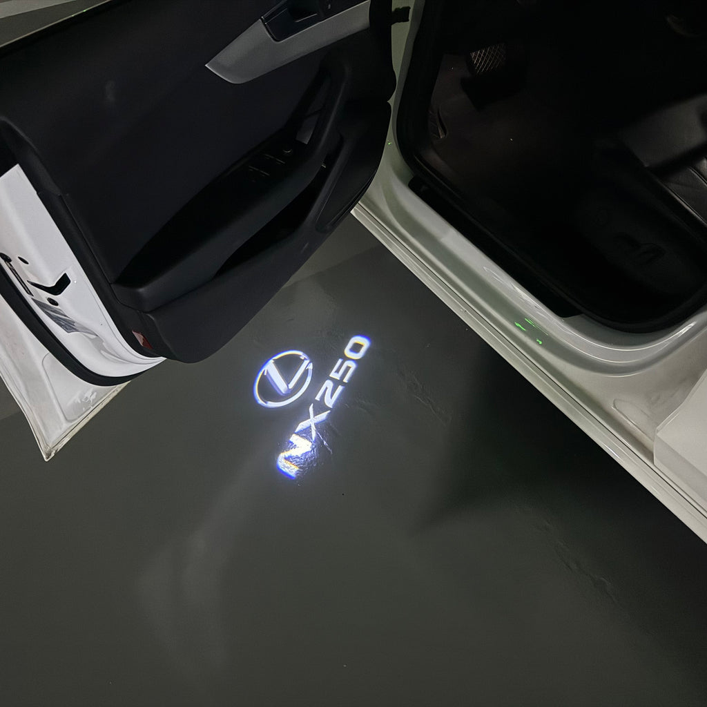 LEXUS LOGO PROJECTOR LIGHTS Nr.01 (الكمية 1 = 1 مجموعة / 2 أضواء باب)