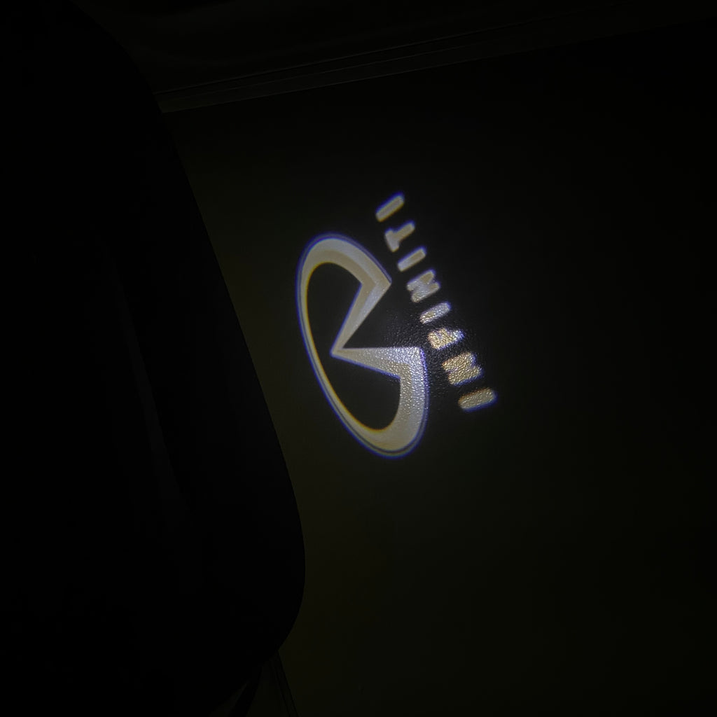 ÉCLAIRAGE DE PROJECTEUR INFINITI LOGO Nr.08 (quantité 1 = 1 jeux / 2 lumières de porte)