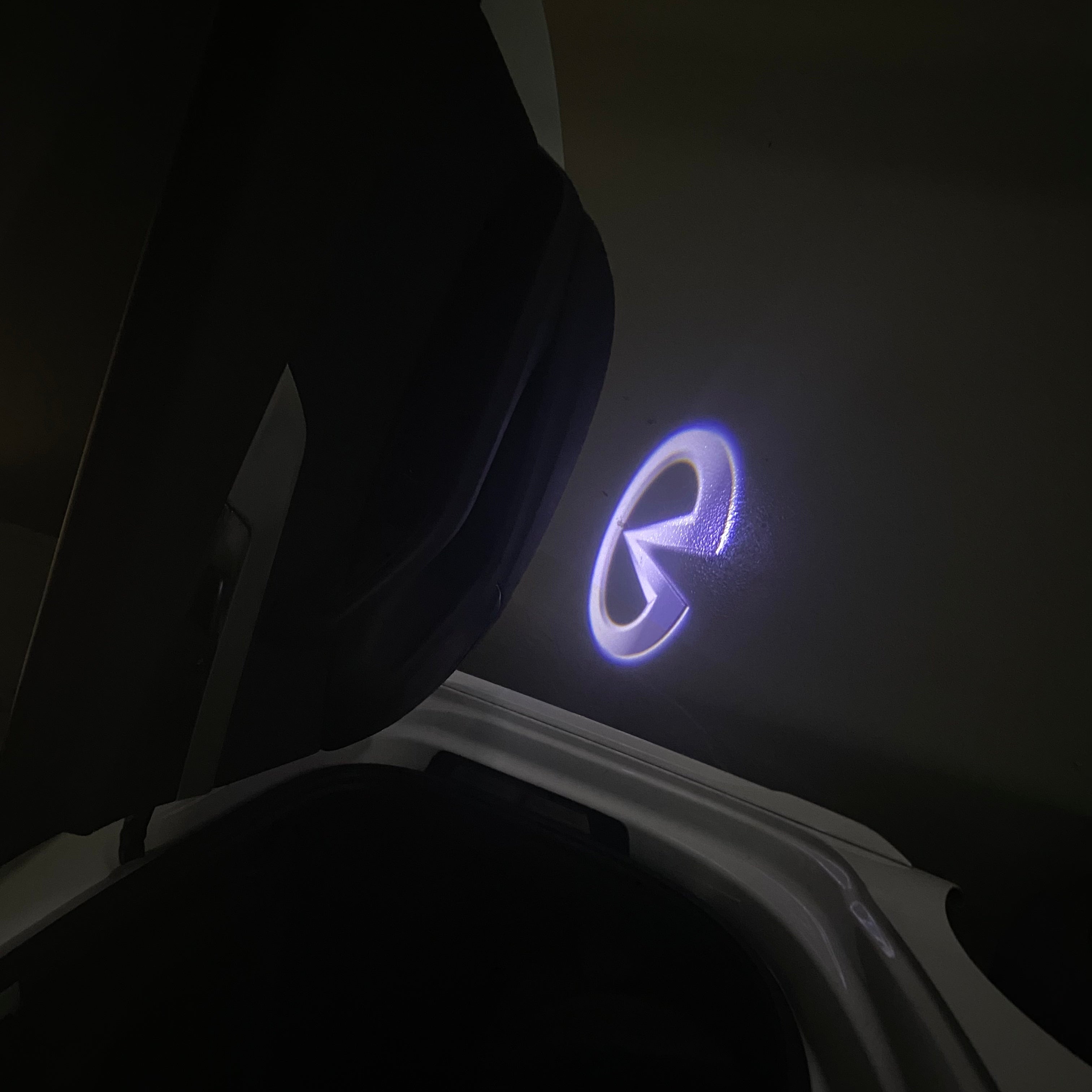 INFINITI Original LOGO PROJECROTR LIGHTS Nr.07 (quantity 1 = 1 sets/2 door lights)