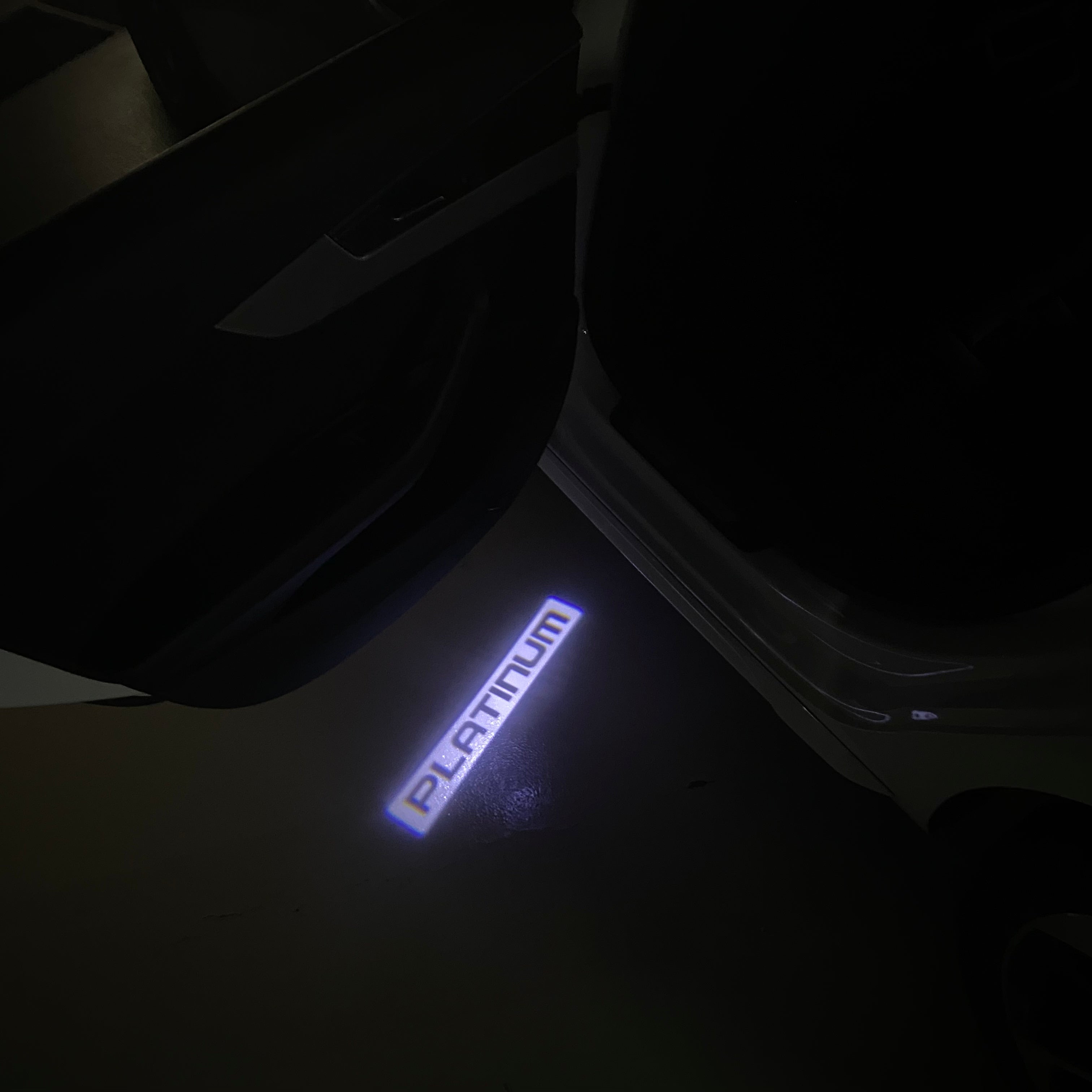 INFINITI PLATINUM  LOGO PROJECROTR LIGHTS Nr.94 (quantity 1 = 1 sets/2 door lights)