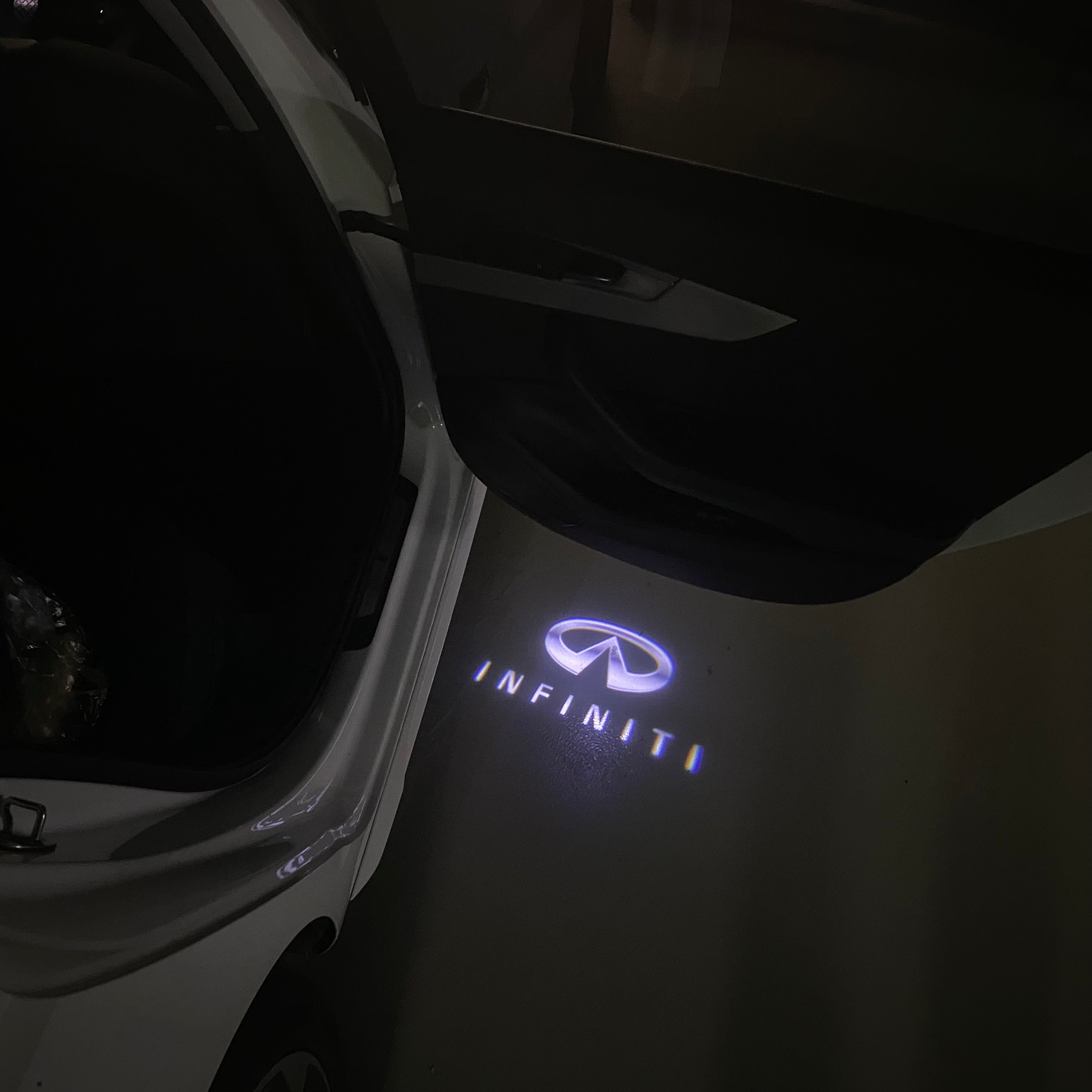 PROJECTEURS INFINITI LOGO Nr.21 (quantité 1 = 1 jeux / 2 lumières de porte)