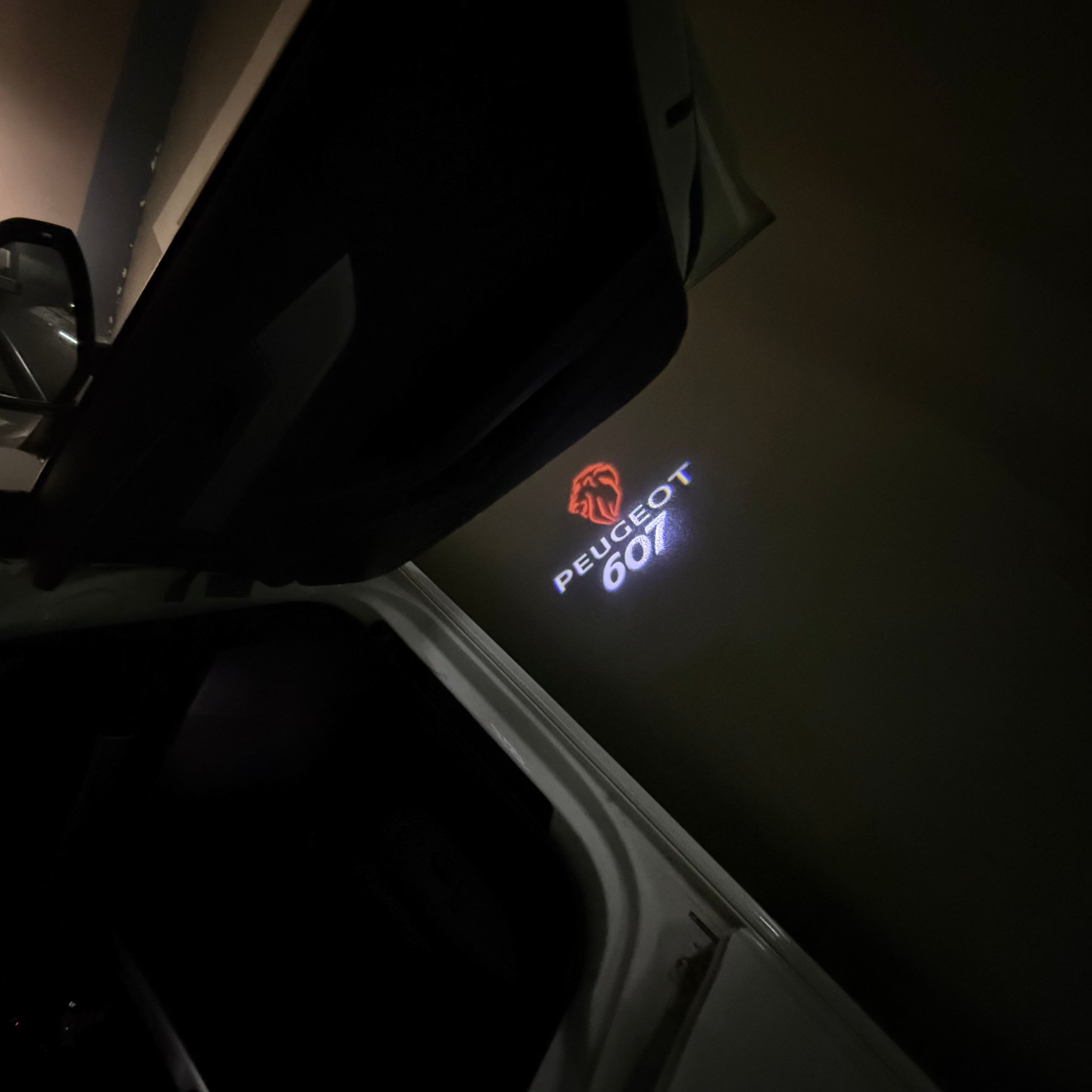 ÉCLAIRAGE DE PROJECTEUR BMW M3 LOGO Nr.24 (quantité 1 = 1 jeux / 2 feux de porte)