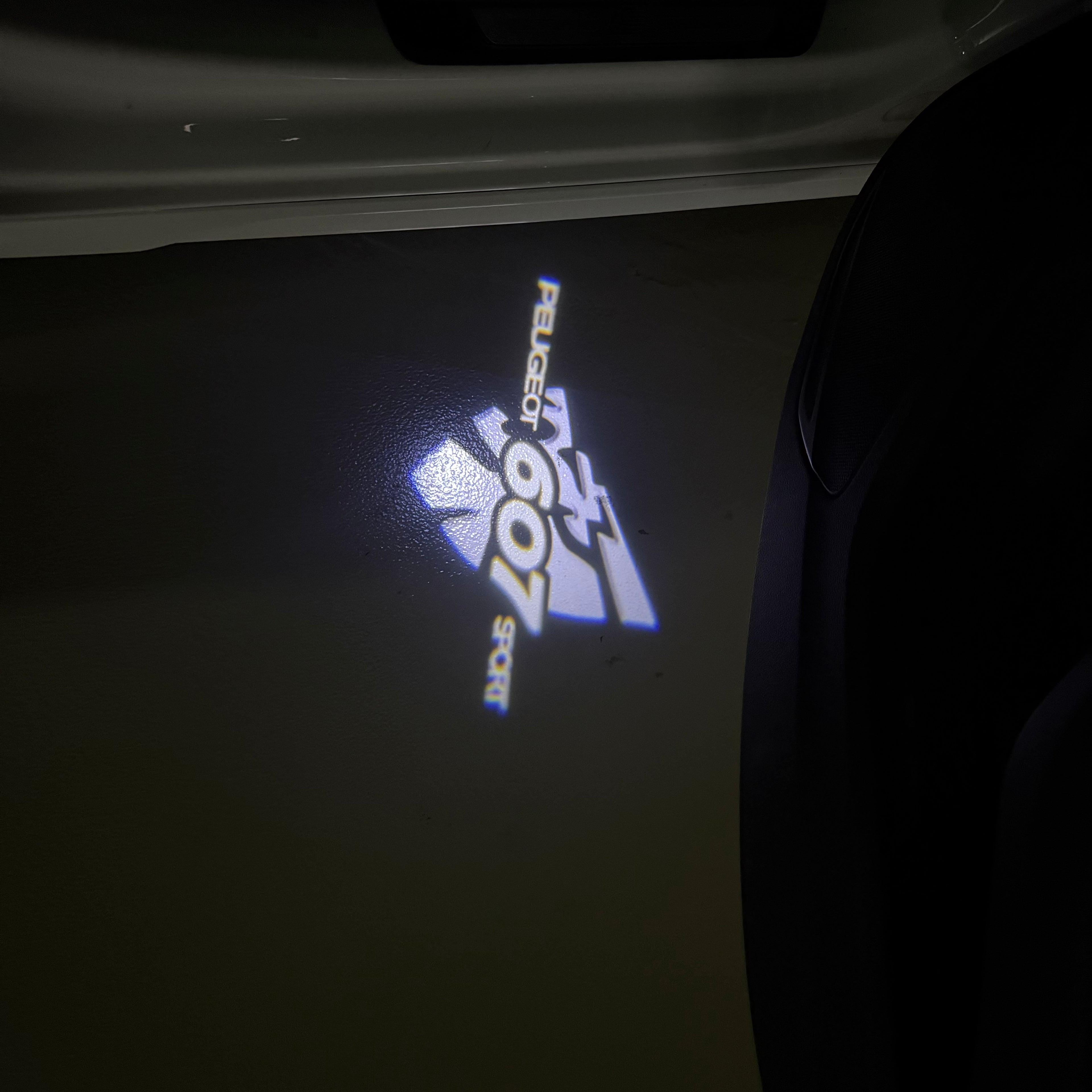 ÉCLAIRAGE DE PROJECTEUR BMW M3 LOGO Nr.24 (quantité 1 = 1 jeux / 2 feux de porte)