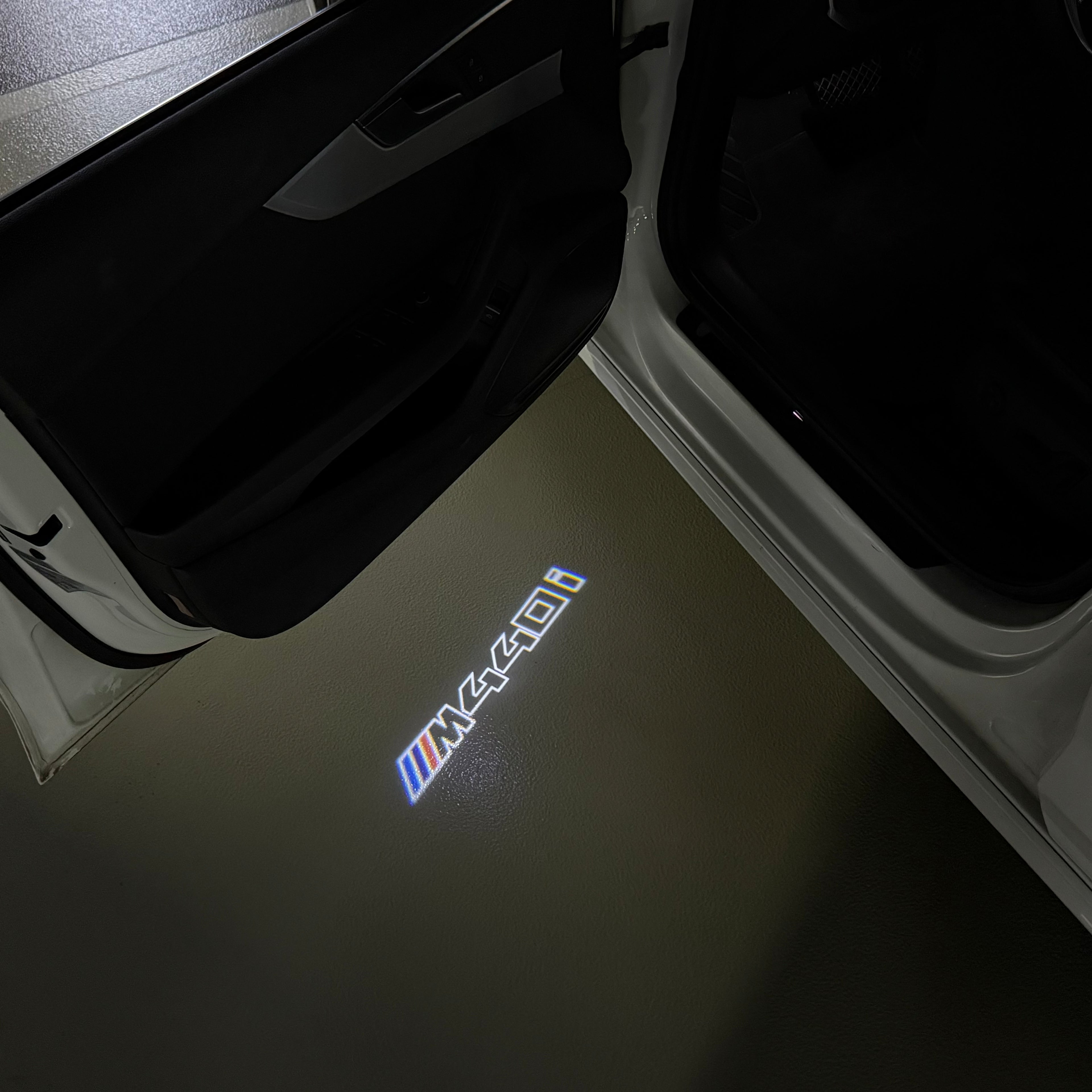 BMW M3 LOGO PROJECTOT LIGHTS Nr.24 (Menge 1 = 1 Sets/2 Türleuchten)