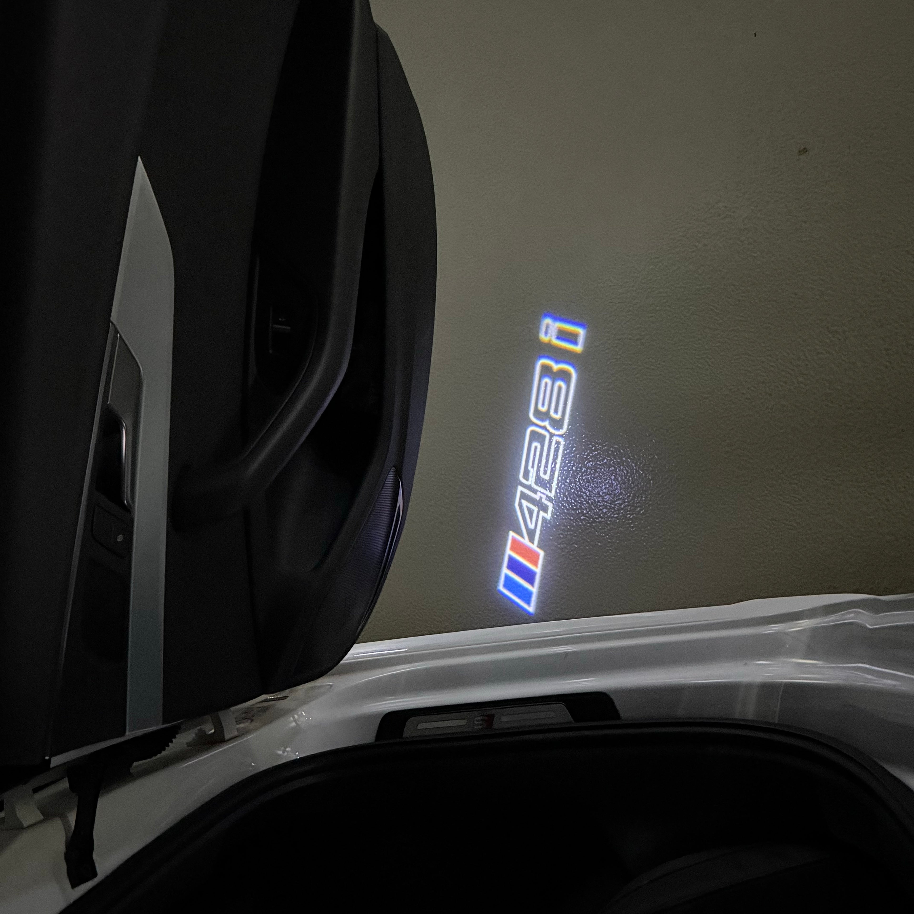 BMW M3 LOGO PROJECTOT LIGHTS Nr.24 (Menge 1 = 1 Sets/2 Türleuchten)