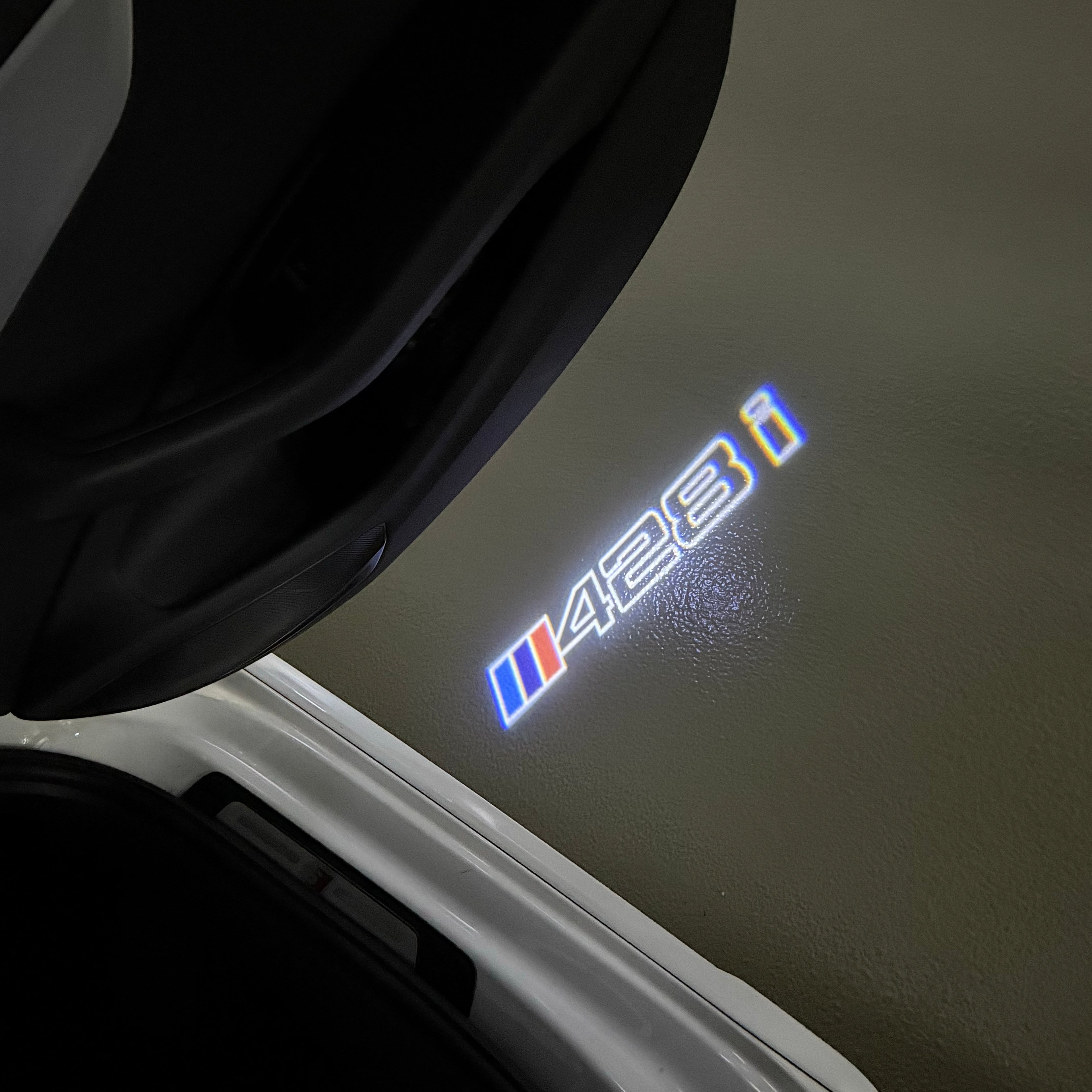 BMW M3 LOGO PROJECTOT LIGHTS Nr.24 (Menge 1 = 1 Sets/2 Türleuchten)