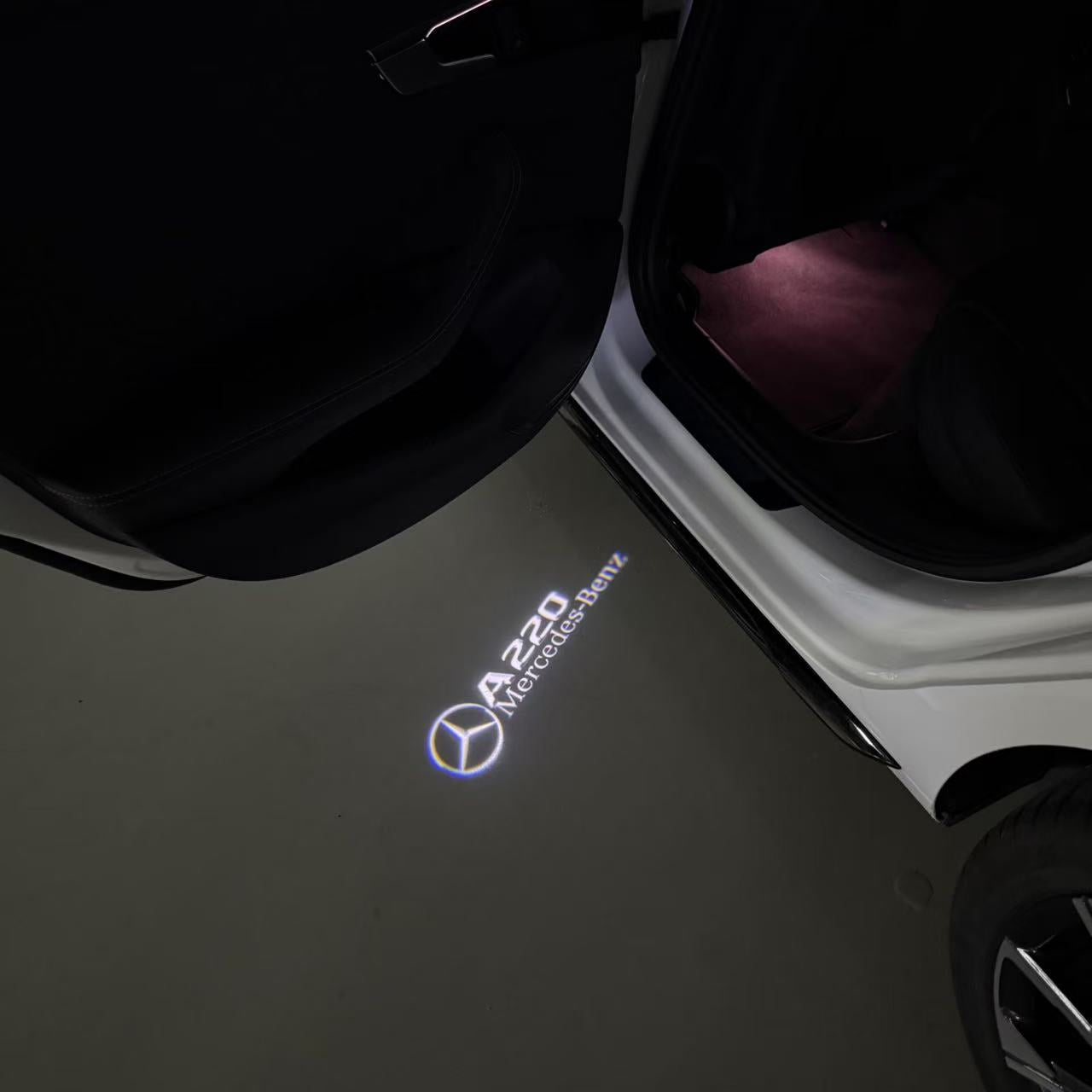 Feu de signalisation Mercedes - Benz No 03 (qty 1 = 1 ensemble / 2 feux de porte)