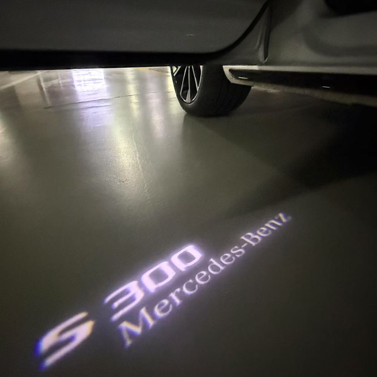 Feu de signalisation Mercedes - Benz No 03 (qty 1 = 1 ensemble / 2 feux de porte)