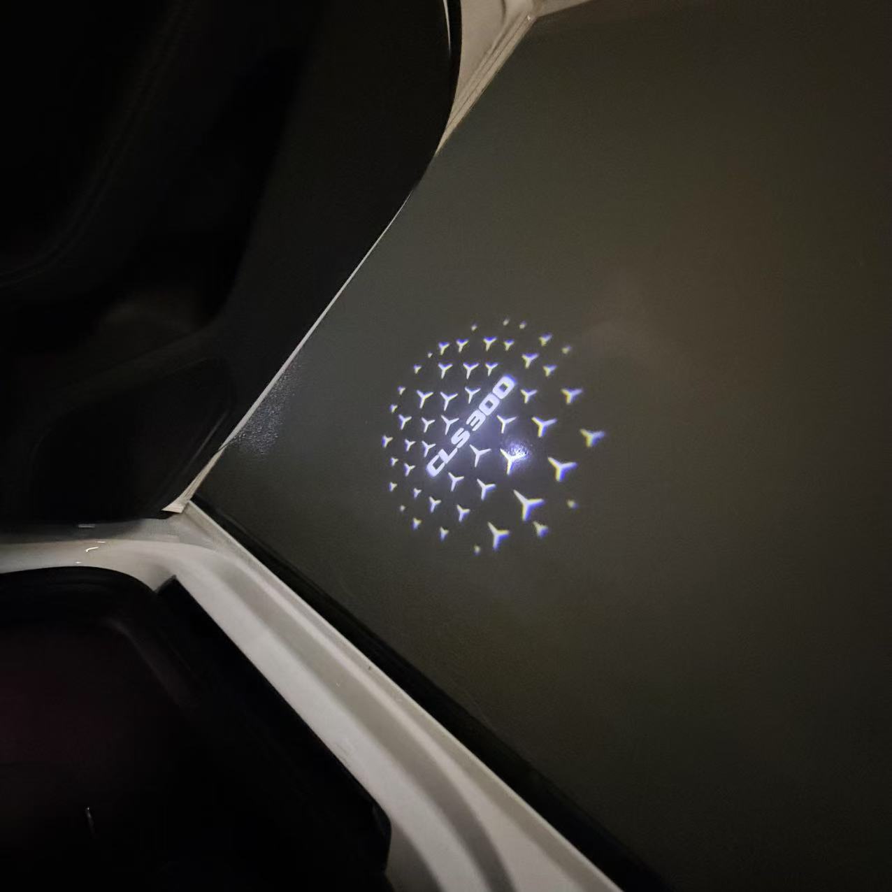 MERCEDES BENZ  CLS 300 LOGO PROJECTOT LIGHTS  (quantity 1 = 1 sets/2 door lights)Nr.03f025