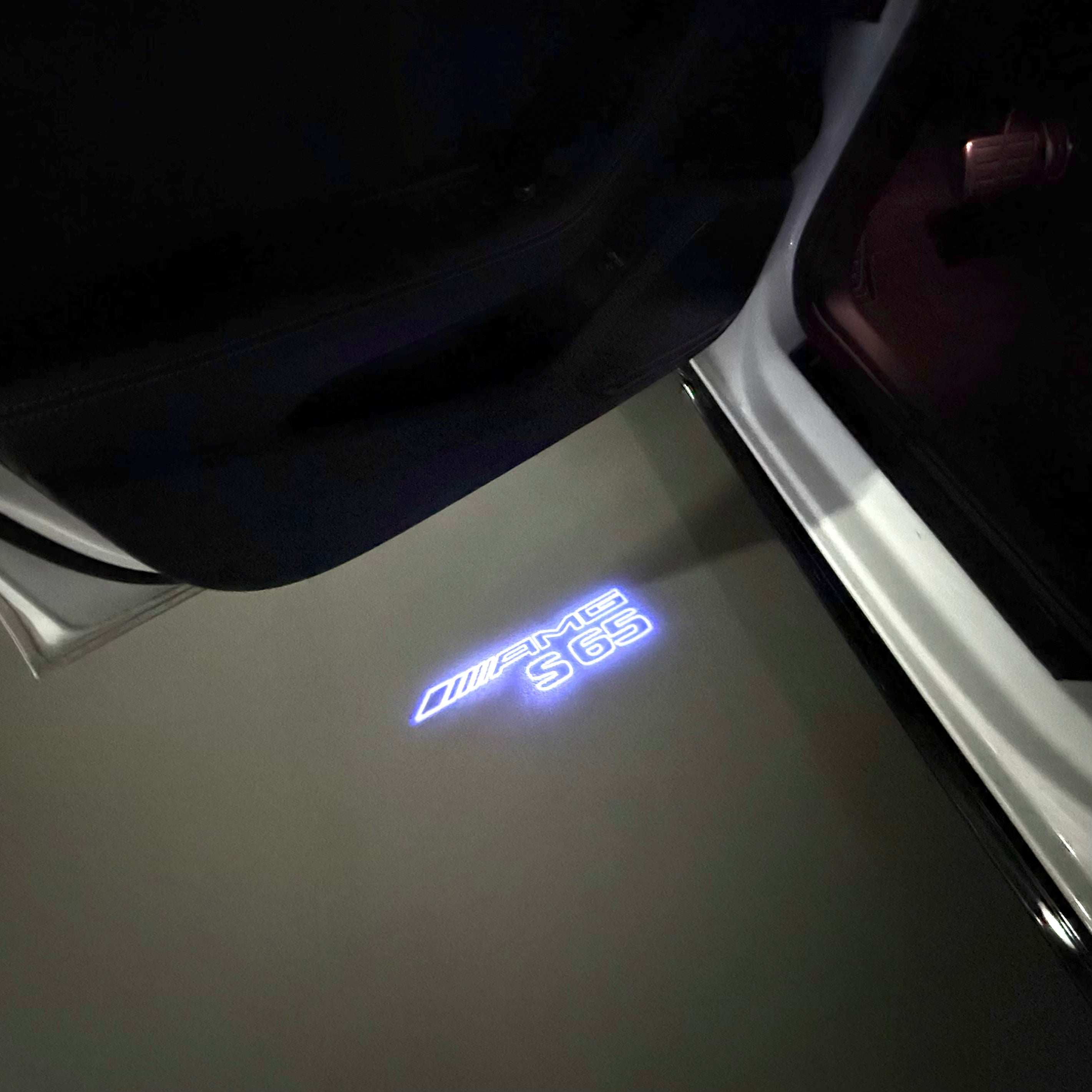 Feu de signalisation Mercedes - Benz No 03 (qty 1 = 1 ensemble / 2 feux de porte)