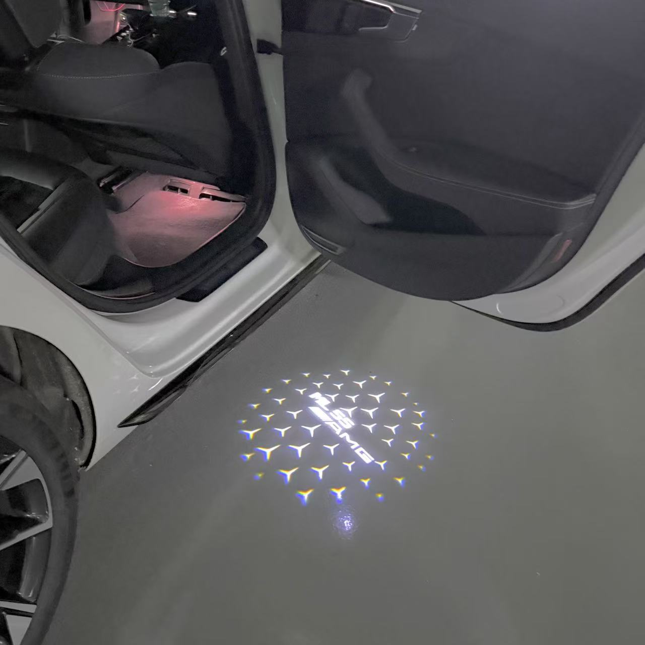 MERCEDES BENZ ML 55 AMG LOGO PROJECTOR LIGHTS  (quantity 1 = 1 sets/2 door lights)Nr.03f06