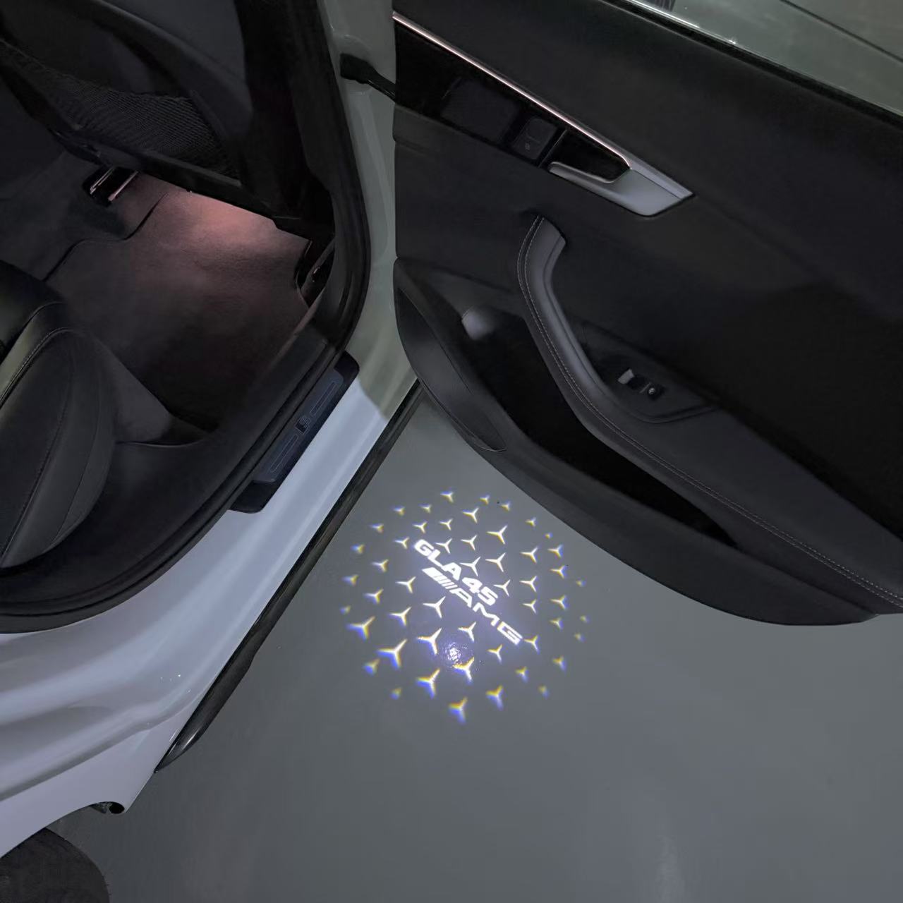 Feu de signalisation Mercedes - Benz No 03 (qty 1 = 1 ensemble / 2 feux de porte)