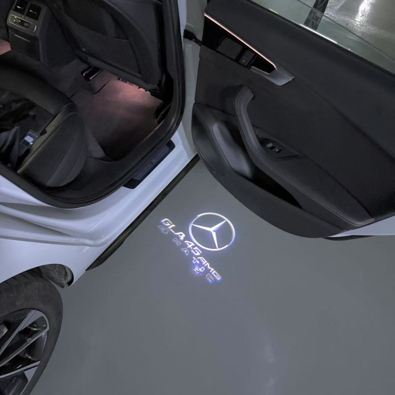 Feu de signalisation Mercedes - Benz No 03 (qty 1 = 1 ensemble / 2 feux de porte)