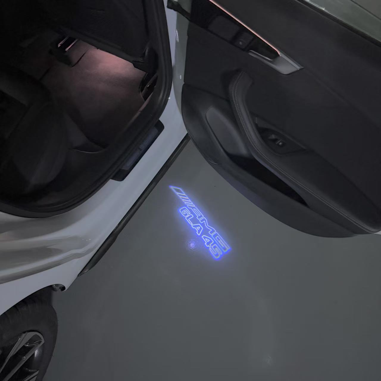 Feu de signalisation Mercedes - Benz No 03 (qty 1 = 1 ensemble / 2 feux de porte)