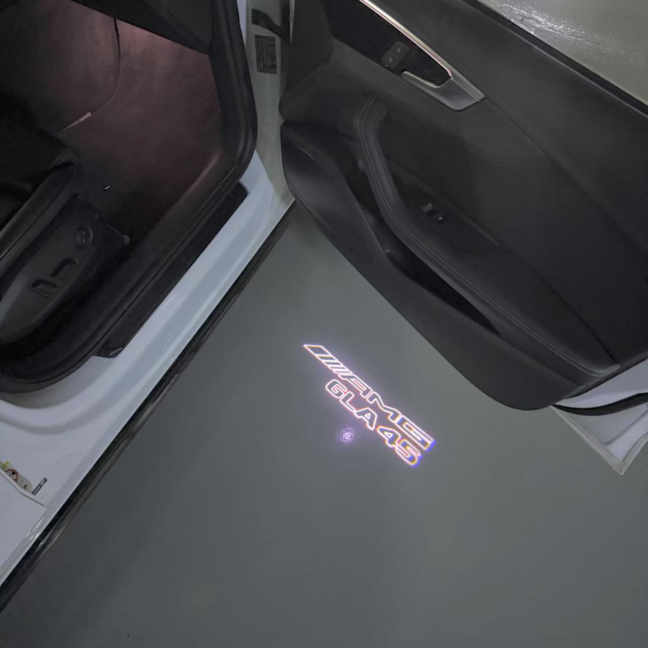 Feu de signalisation Mercedes - Benz No 03 (qty 1 = 1 ensemble / 2 feux de porte)