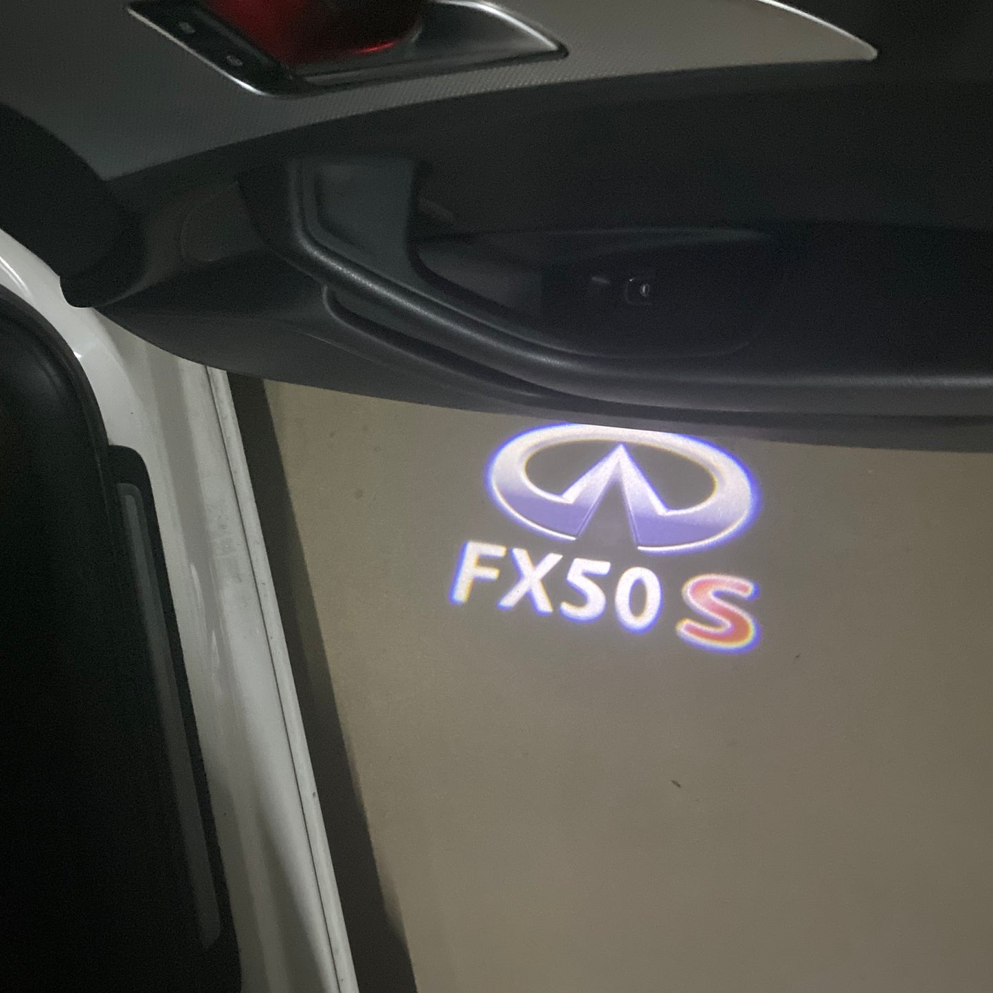 INFINITI FX50 S LOGO PROJECROTR LIGHTS Nr.28 (quantity 1 = 1 sets/2 door lights)