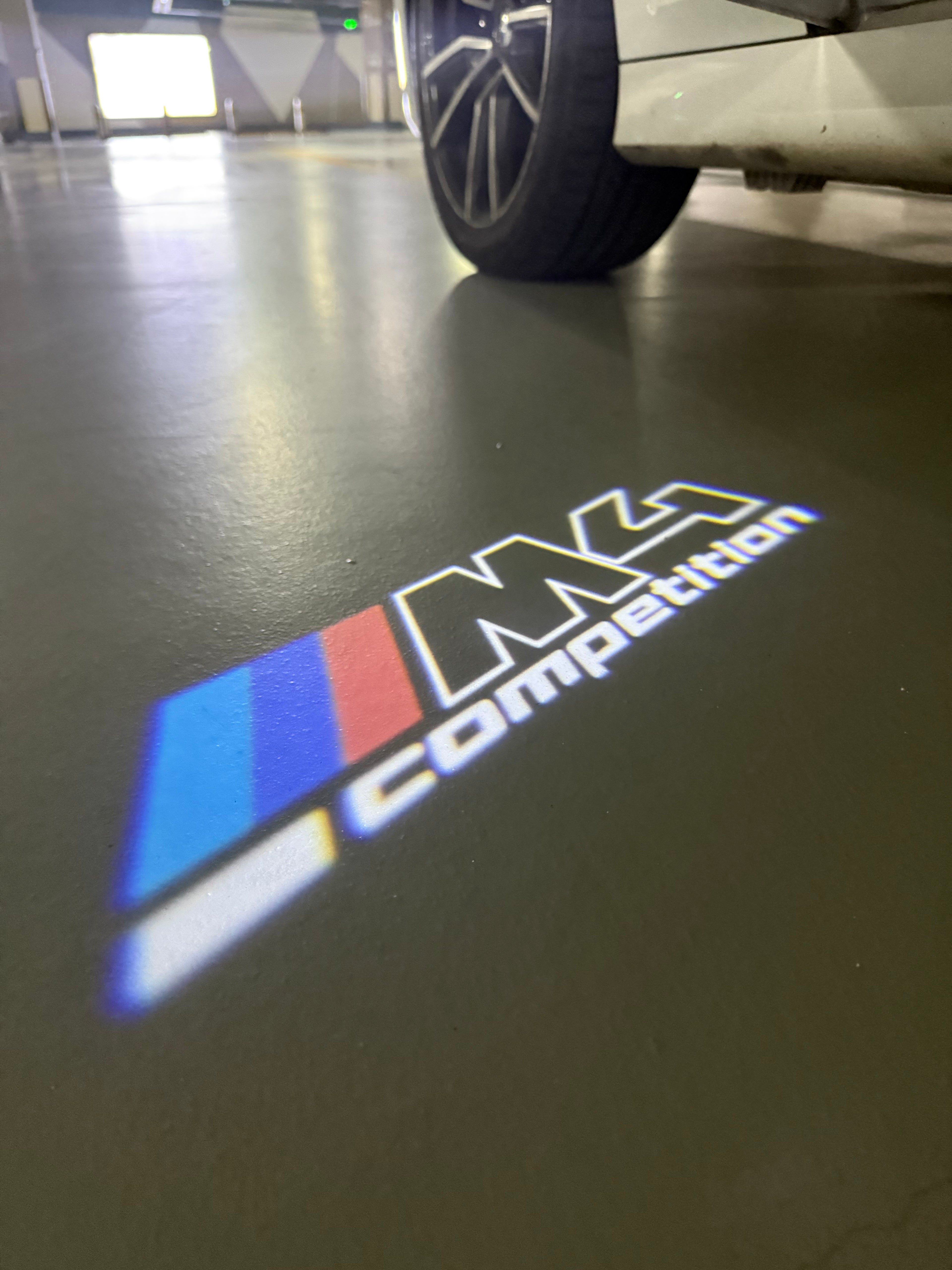 BMW M3 LOGO PROJECTOT LIGHTS Nr.24 (Menge 1 = 1 Sets/2 Türleuchten)