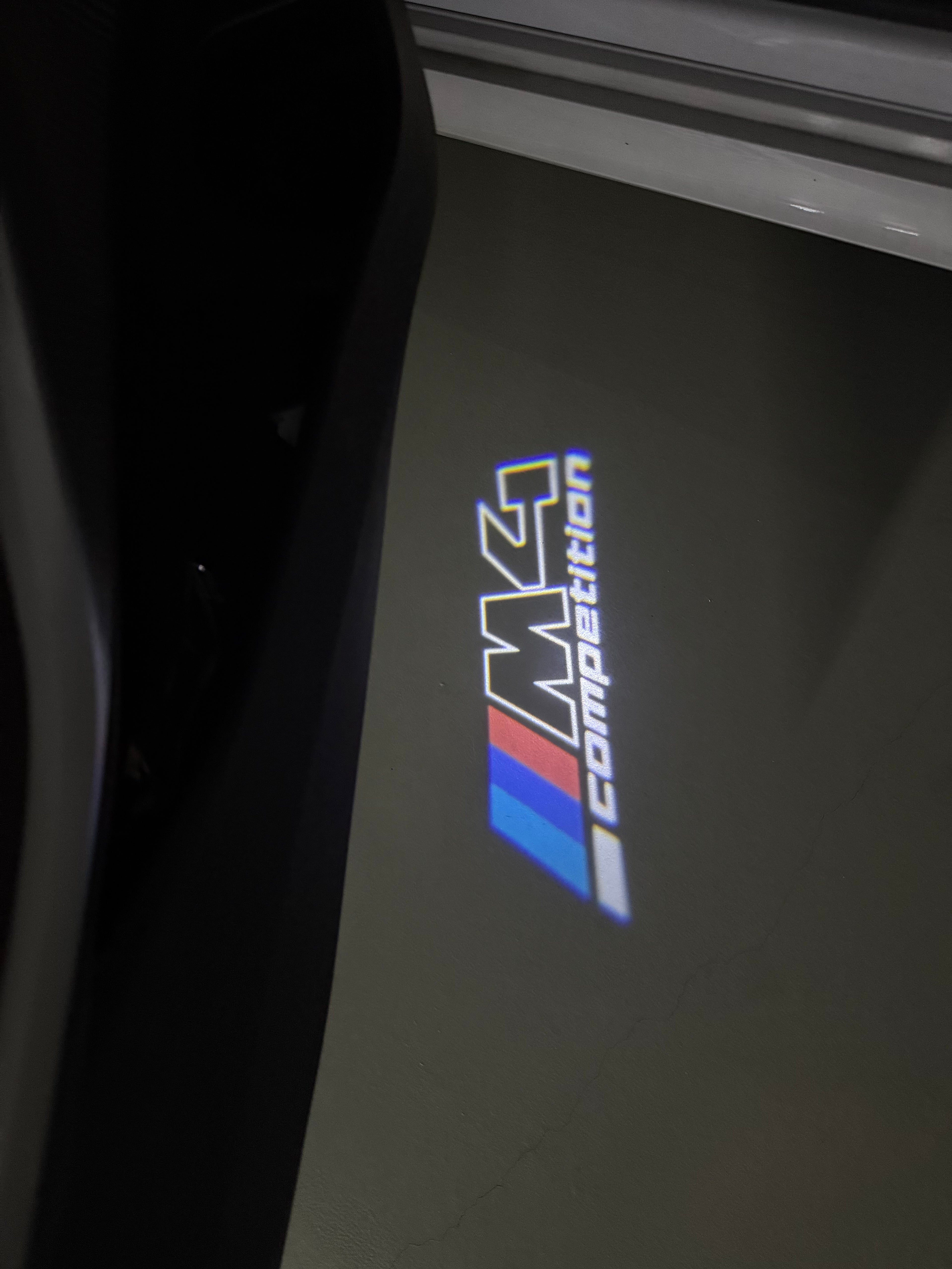 BMW M3 LOGO PROJECTOT LIGHTS Nr.24 (Menge 1 = 1 Sets/2 Türleuchten)