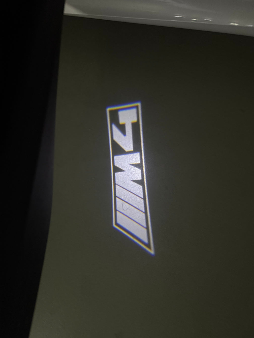 BMW M3 LOGO PROJECTOT LIGHTS Nr.24 (Menge 1 = 1 Sets/2 Türleuchten)
