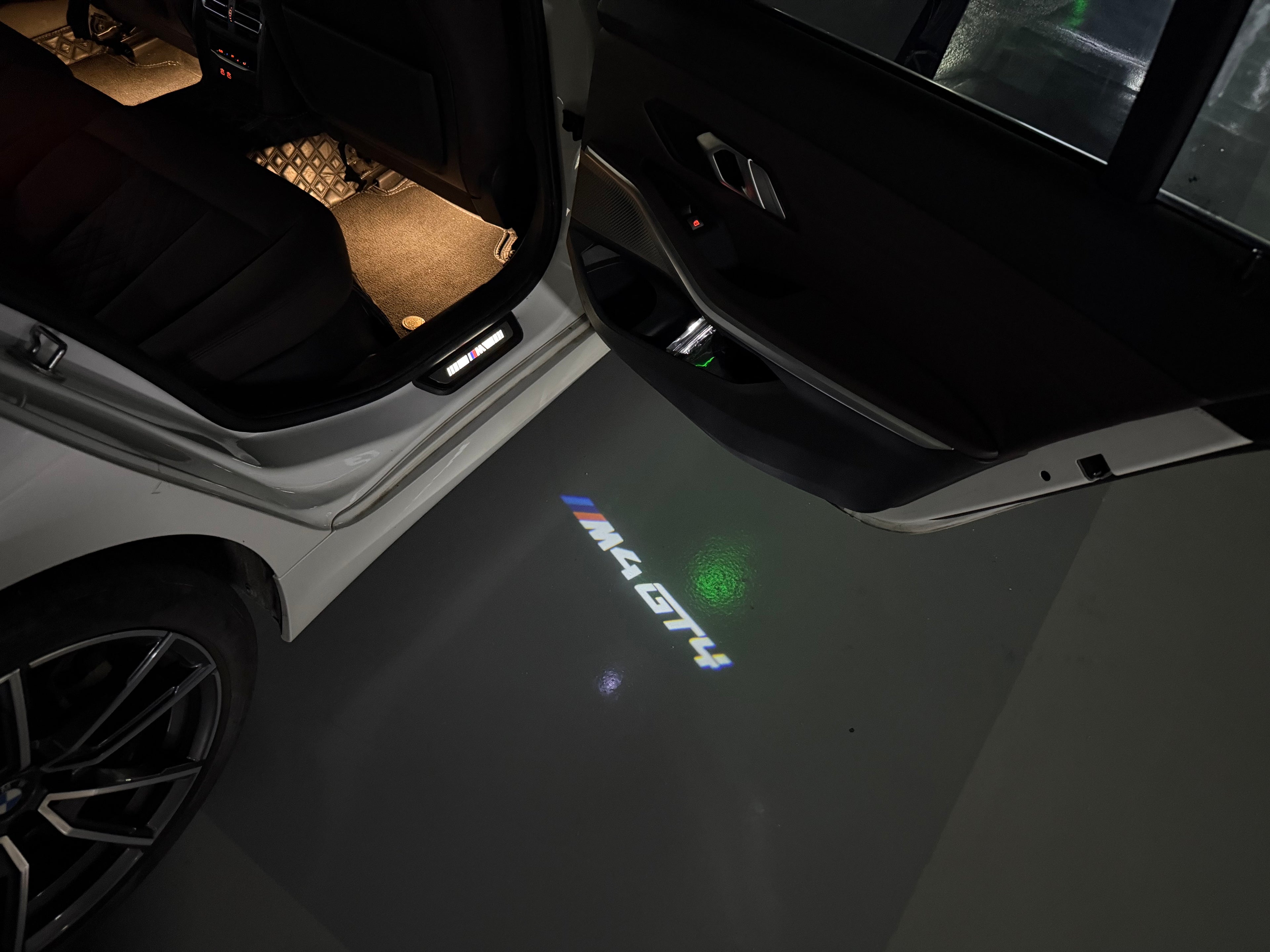 BMW M3 LOGO PROJECTOT LIGHTS Nr.24 (Menge 1 = 1 Sets/2 Türleuchten)