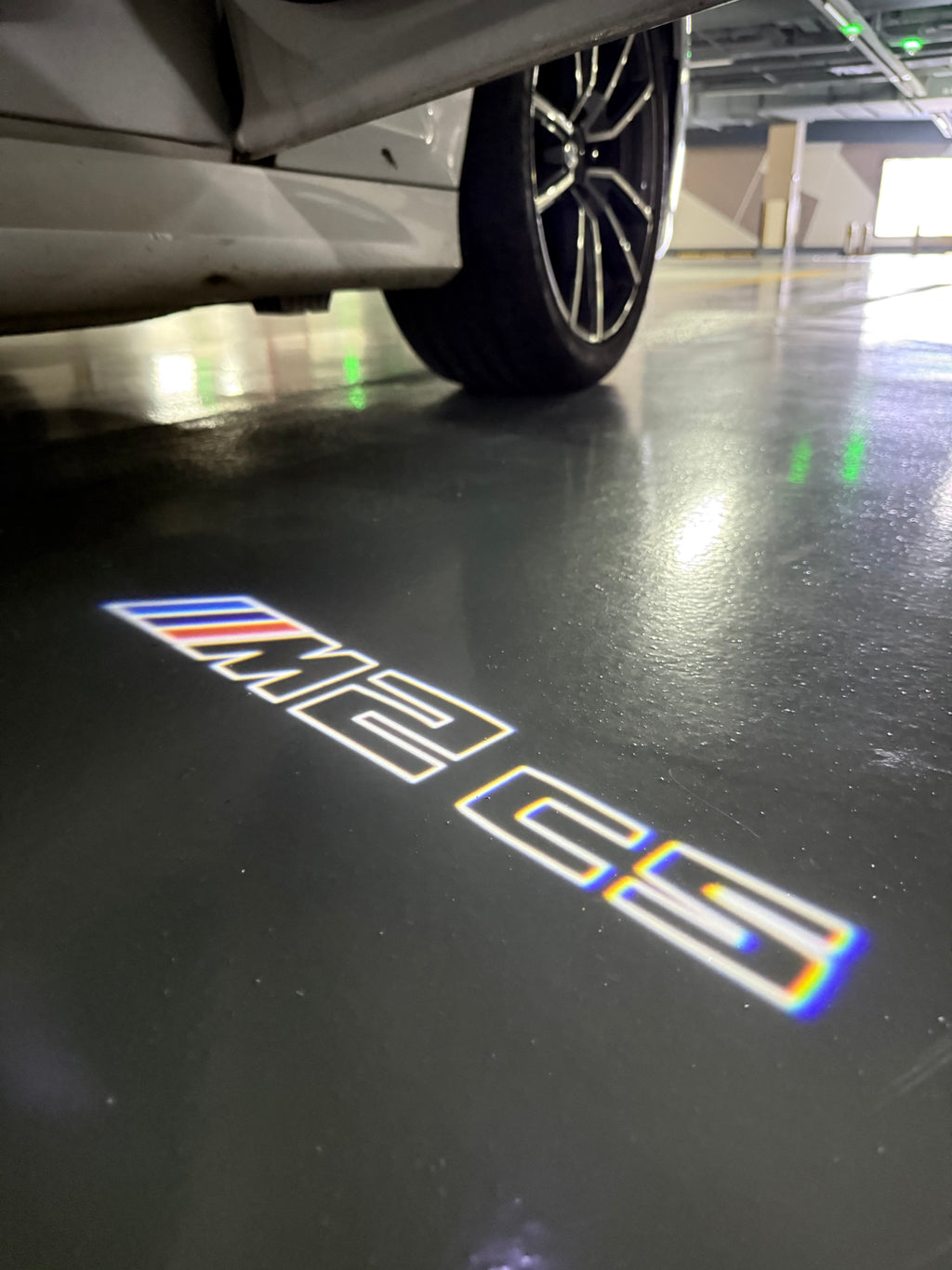 ÉCLAIRAGE DE PROJECTEUR BMW M3 LOGO Nr.24 (quantité 1 = 1 jeux / 2 feux de porte)