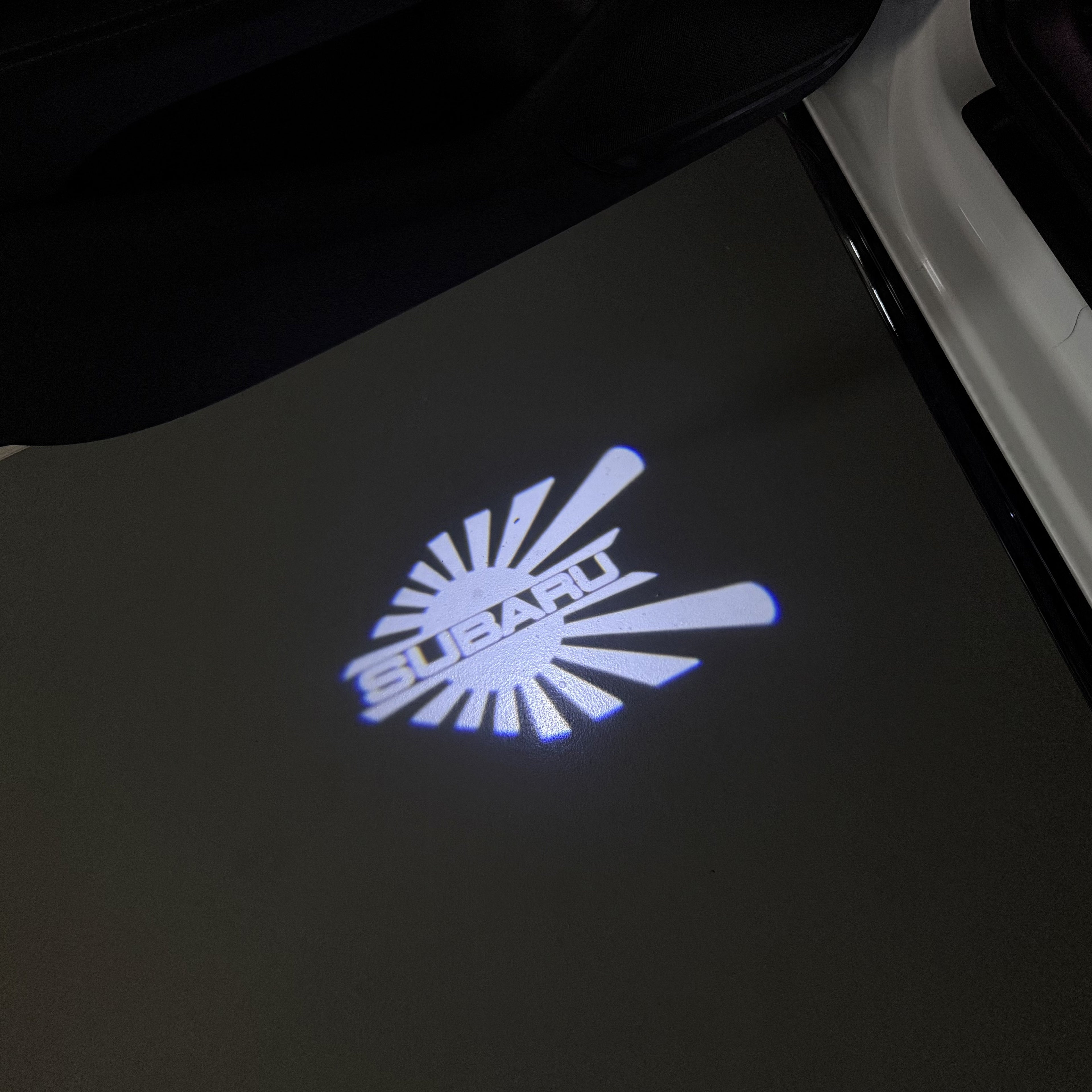 BRZ LOGO PROJECROTR LIGHTS Nr.03 (cantidad 1 = 1 juego/2 luces de puerta)