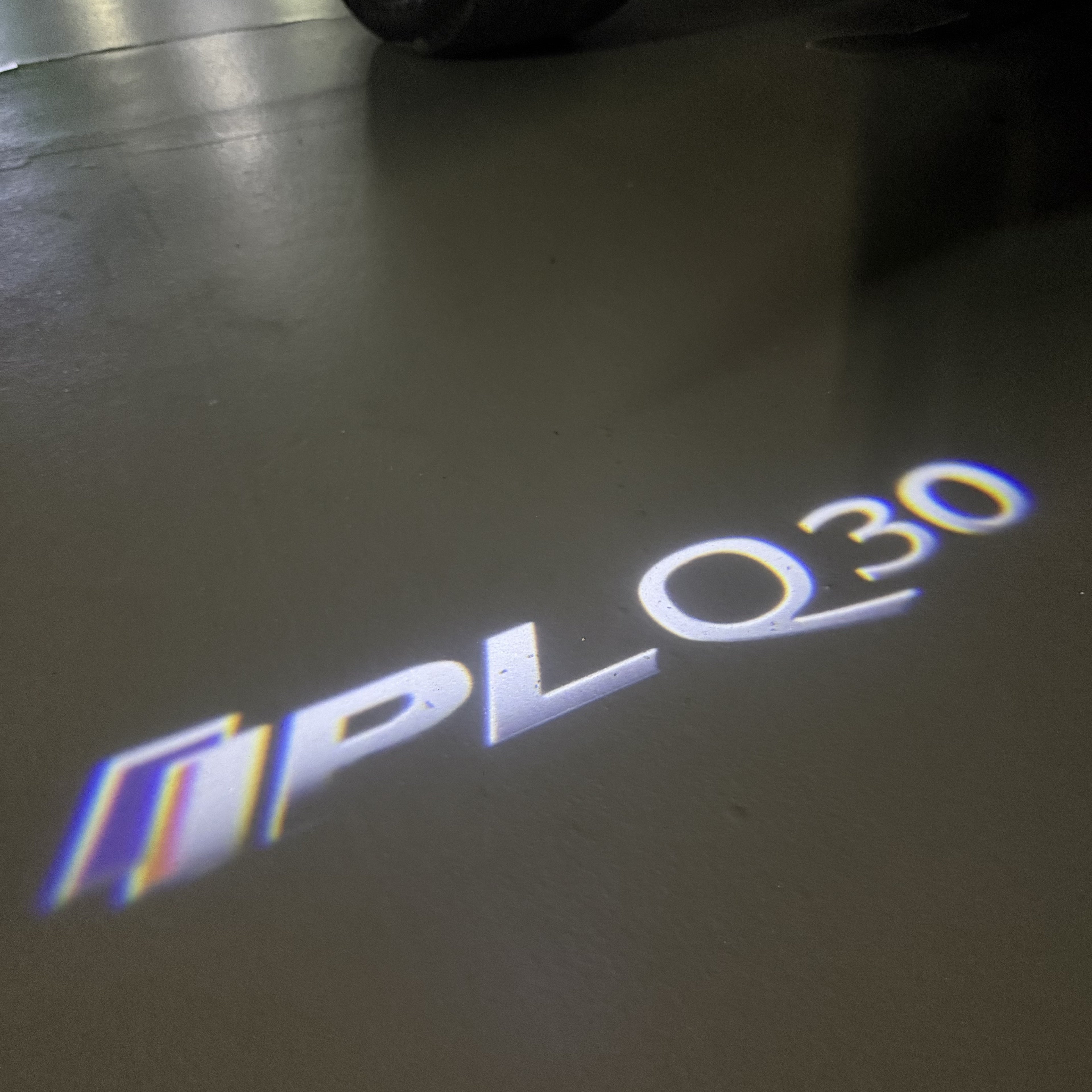 INFINITI  Q30 LOGO PROJECROTR LIGHTS  (quantity 1 = 1 sets/2 door lights)Nr.74A41