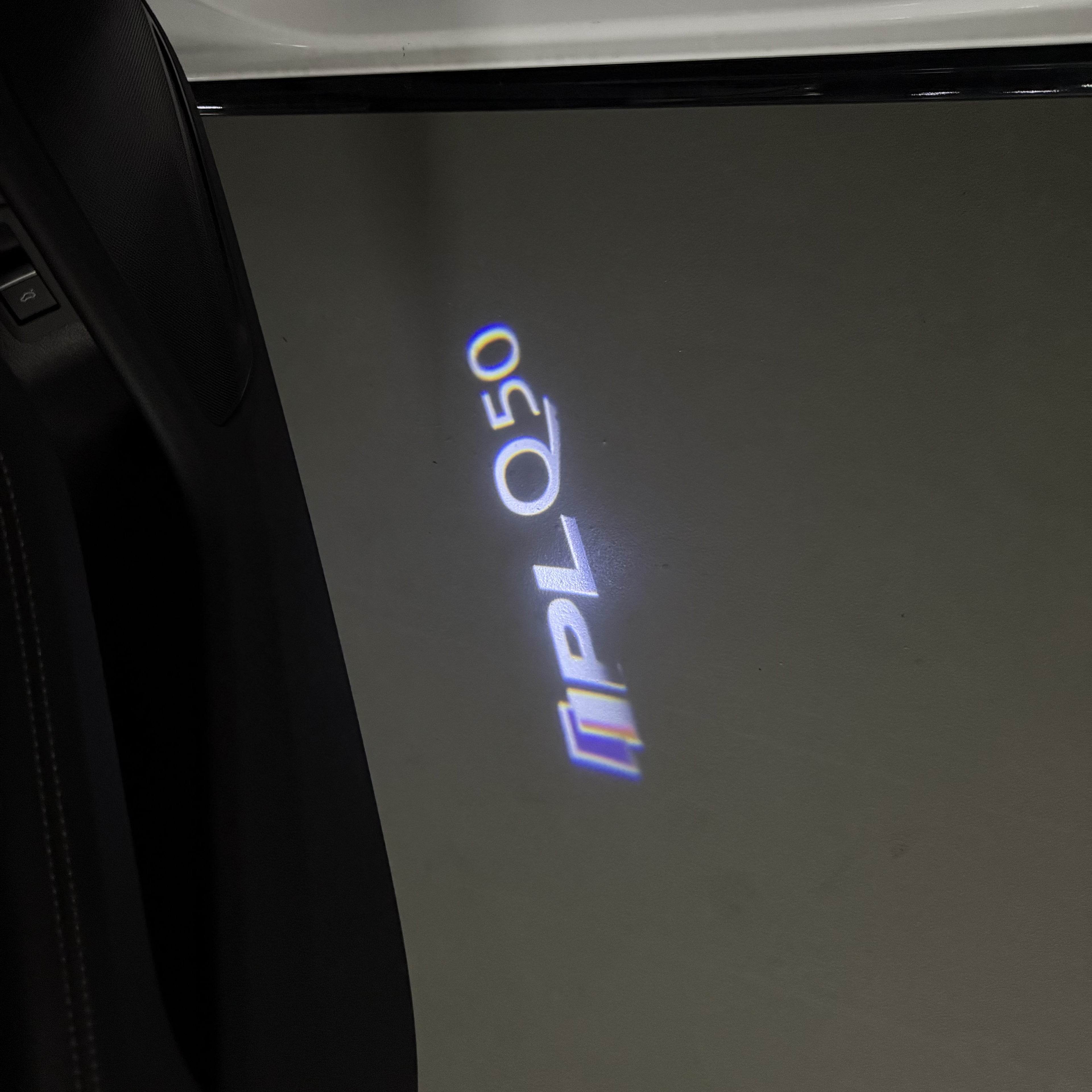 INFINITI  Q50 LOGO PROJECROTR LIGHTS  (quantity 1 = 1 sets/2 door lights)Nr.74A36