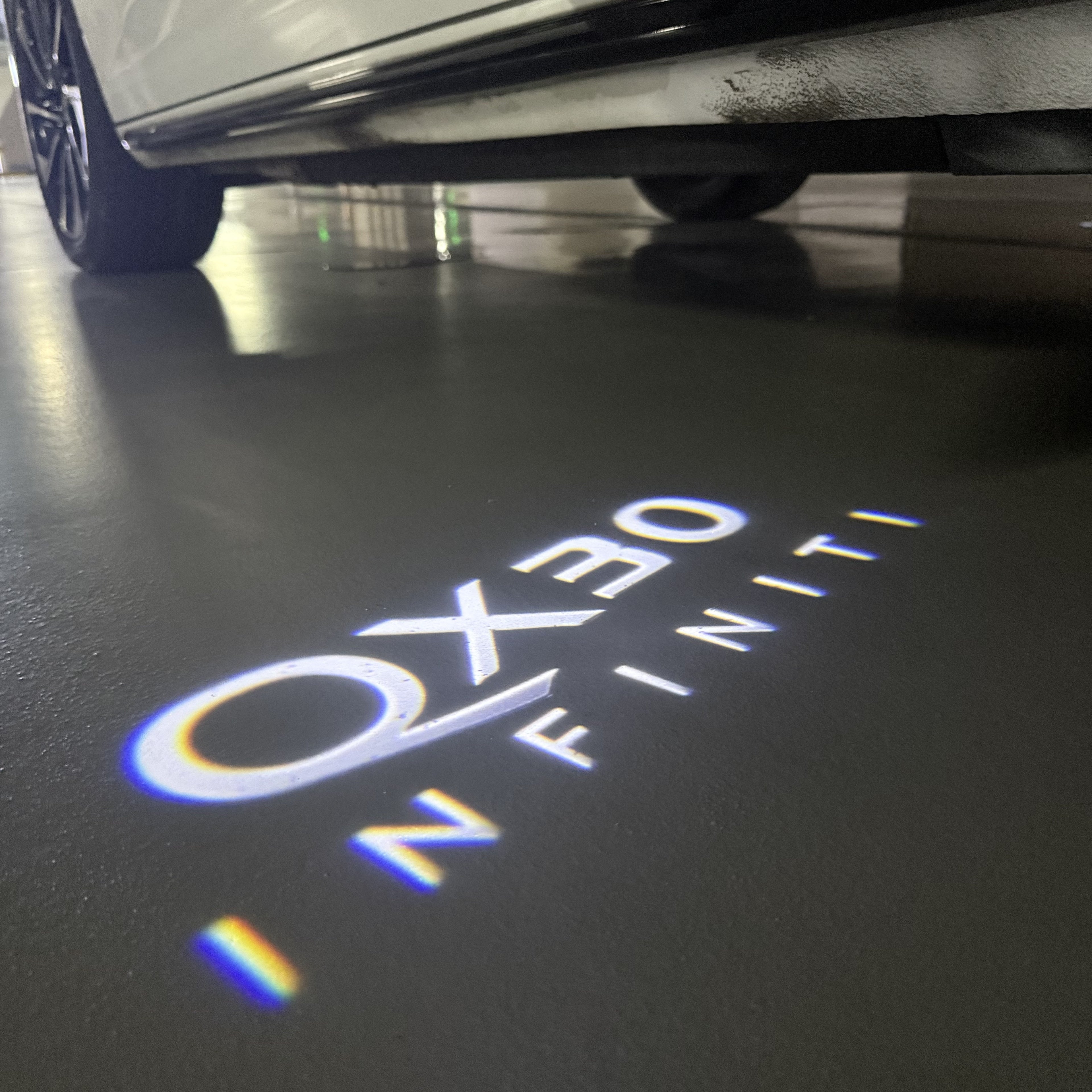 INFINTI QX56 LOGO PROJECROTR LIGHTS Nr.74 (cantidad 1 = 1 juego/2 luces de puerta)