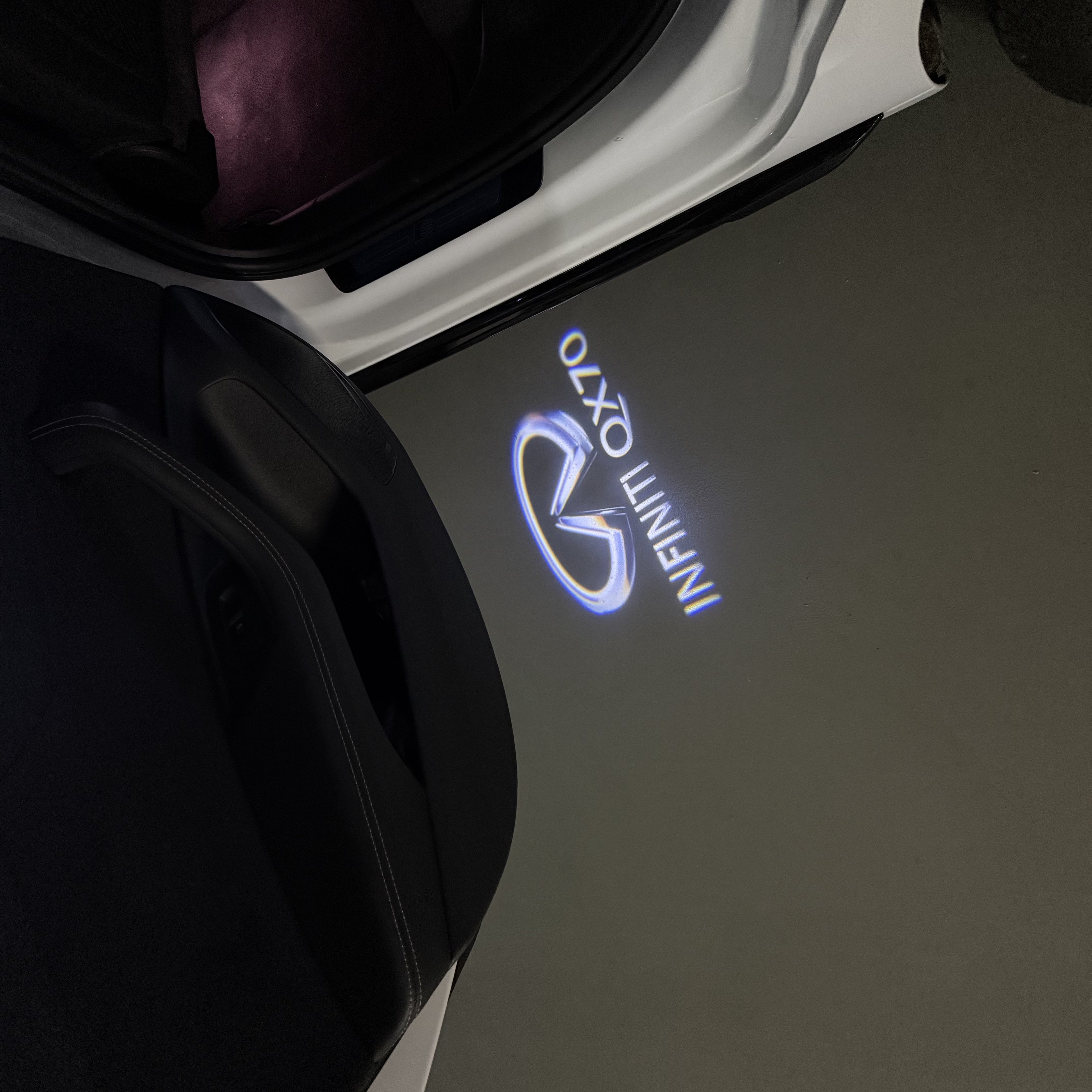 INFINITI  QX70 LOGO PROJECROTR LIGHTS  (quantity 1 = 1 sets/2 door lights)Nr.74A29