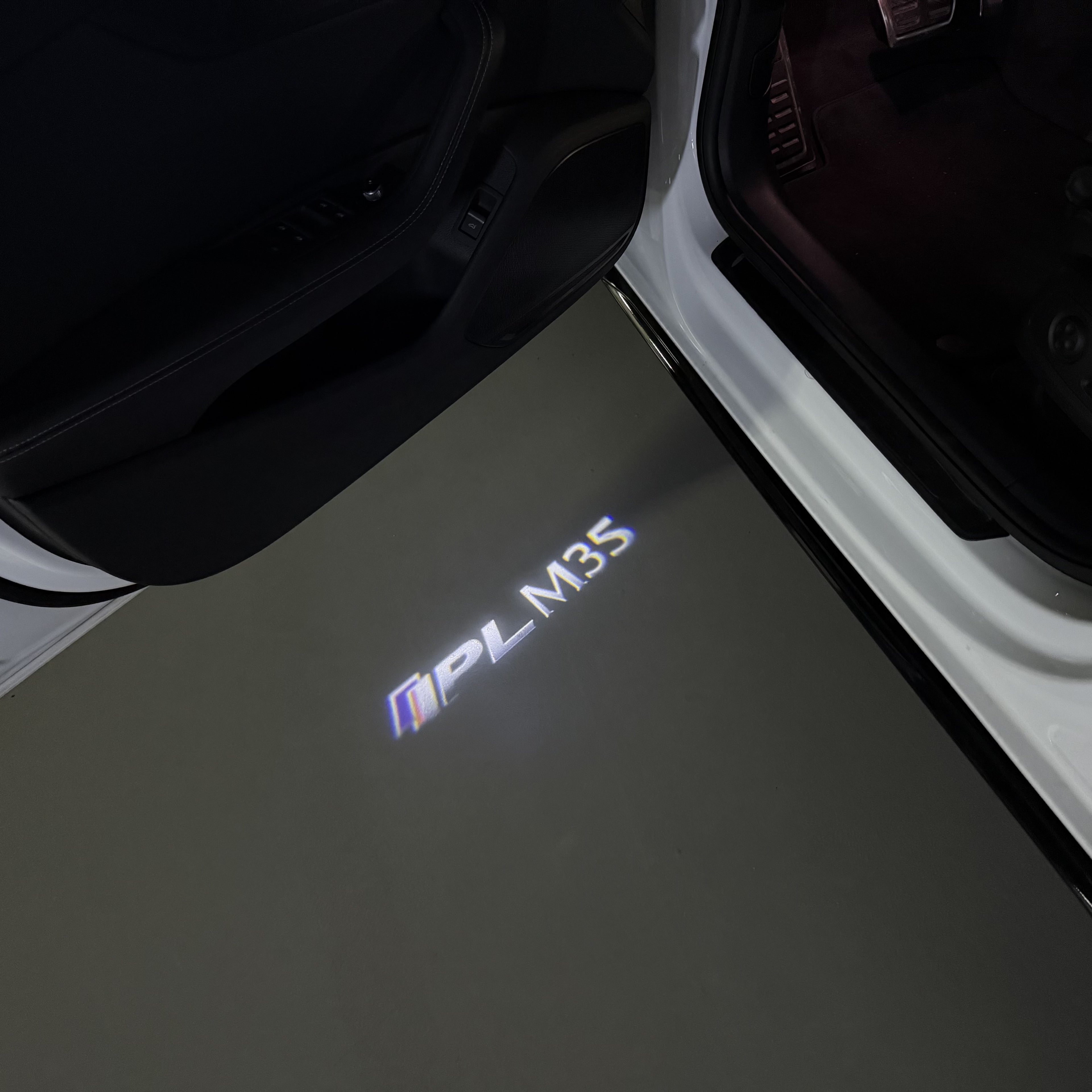 INFINTI QX56 LOGO PROJECROTR LIGHTS Nr.74 (Menge 1 = 1 Sets/2 Türleuchten)