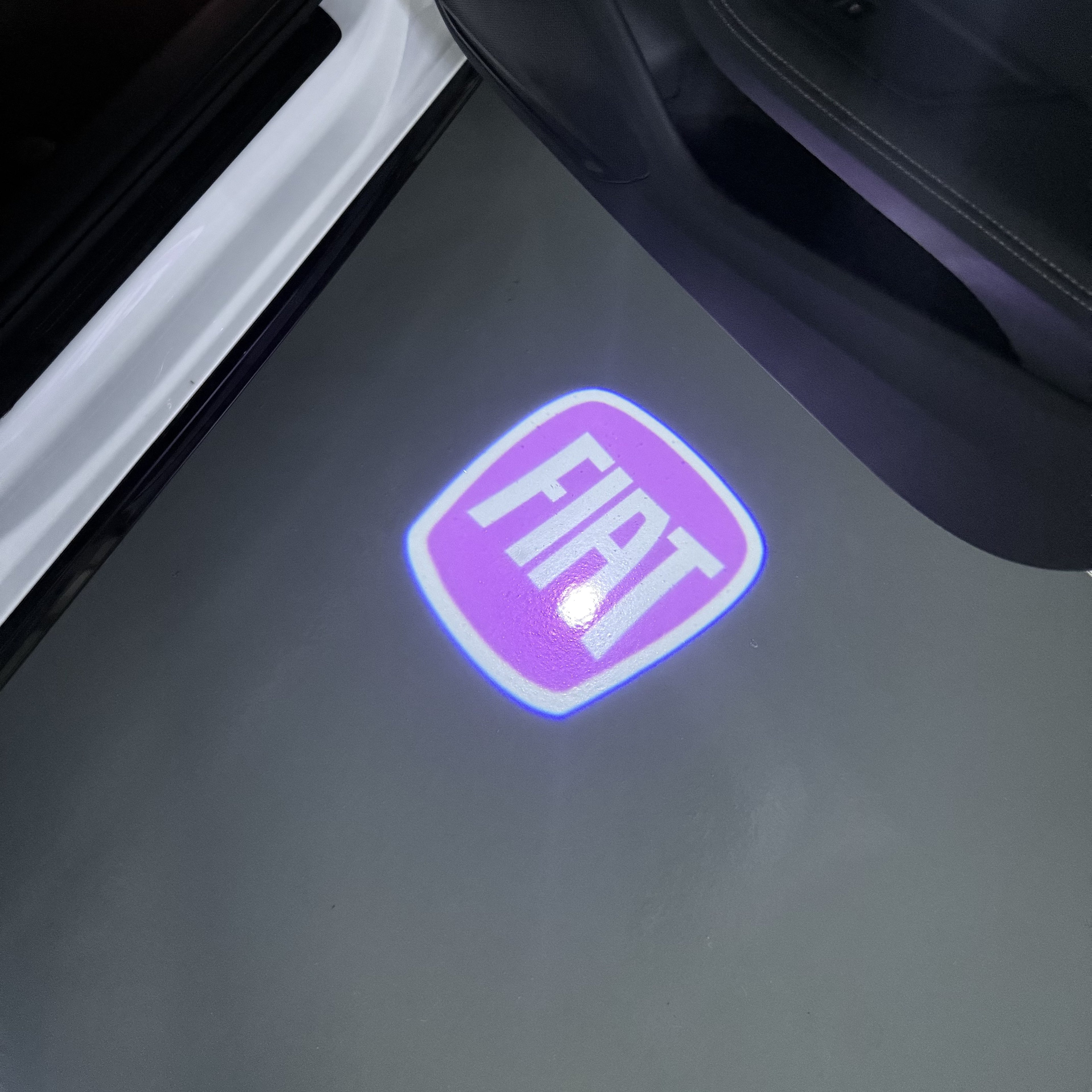 Alfa Romeo LOGO PROJECTOT LIGHTS Nr.04 (quantité 1 = 2 Logo Film / 2 feux de porte)