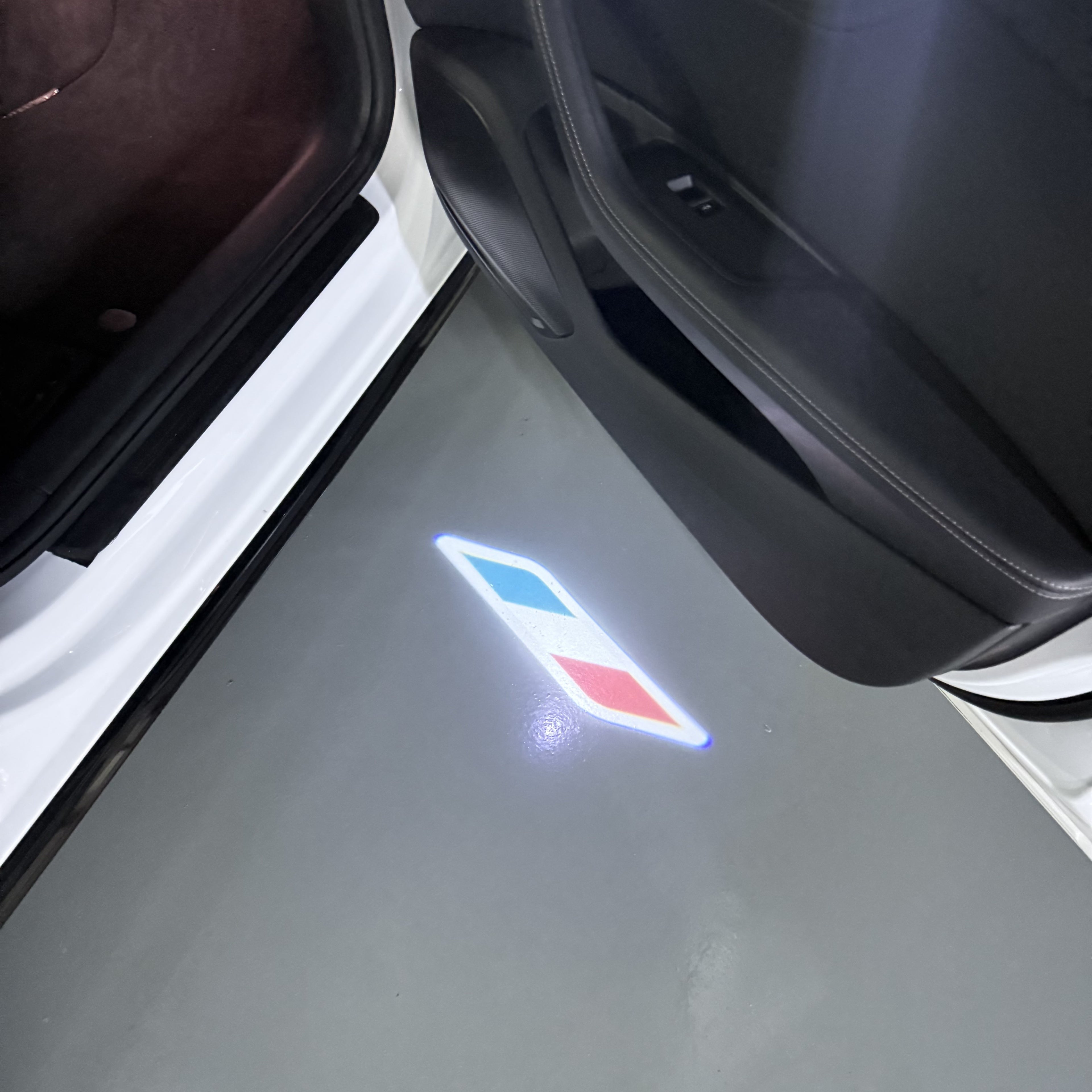 Alfa Romeo LOGO PROJECTOT LIGHTS Nr.04 (quantité 1 = 2 Logo Film / 2 feux de porte)