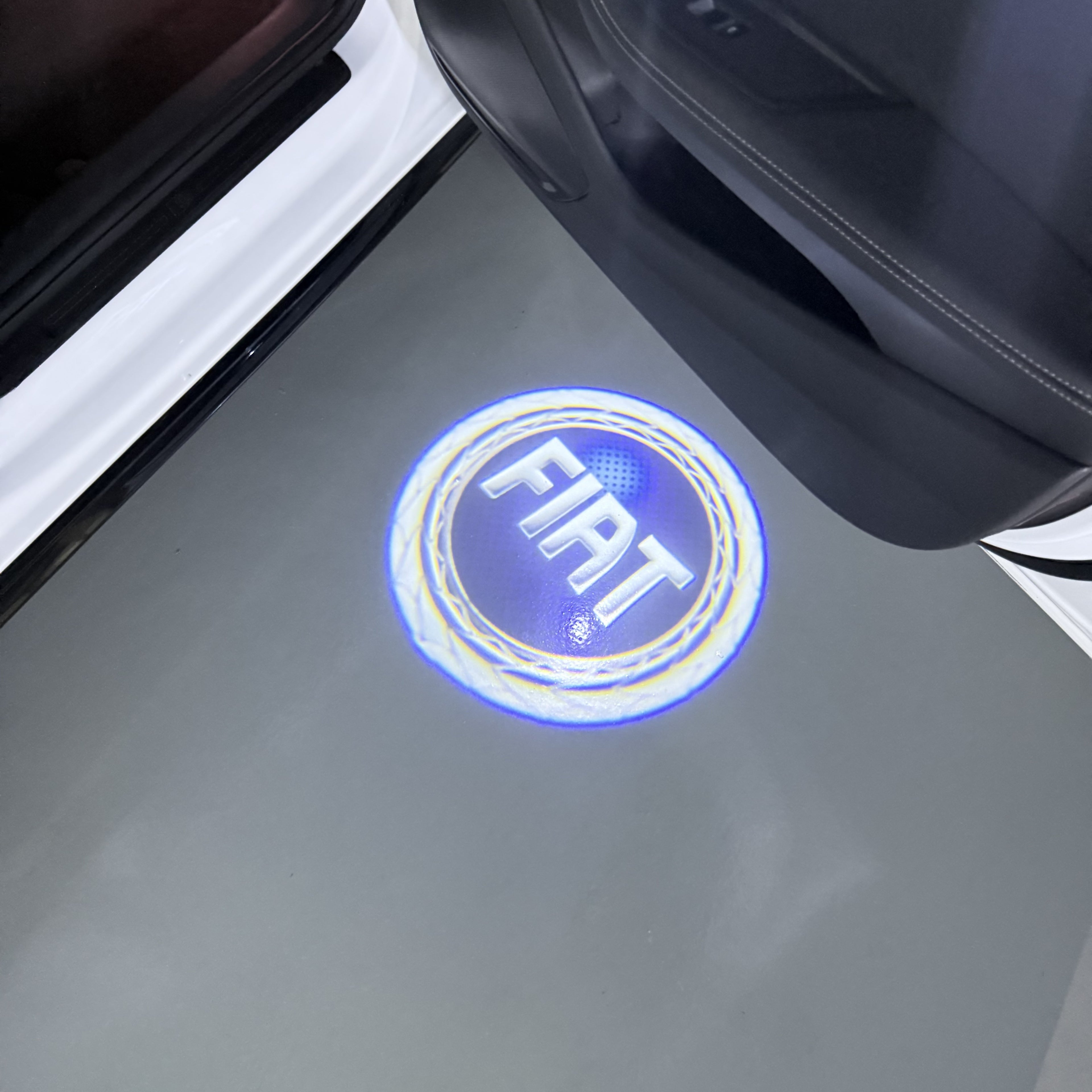 Alfa Romeo LOGO PROJECTOT LIGHTS Nr.04 (quantité 1 = 2 Logo Film / 2 feux de porte)