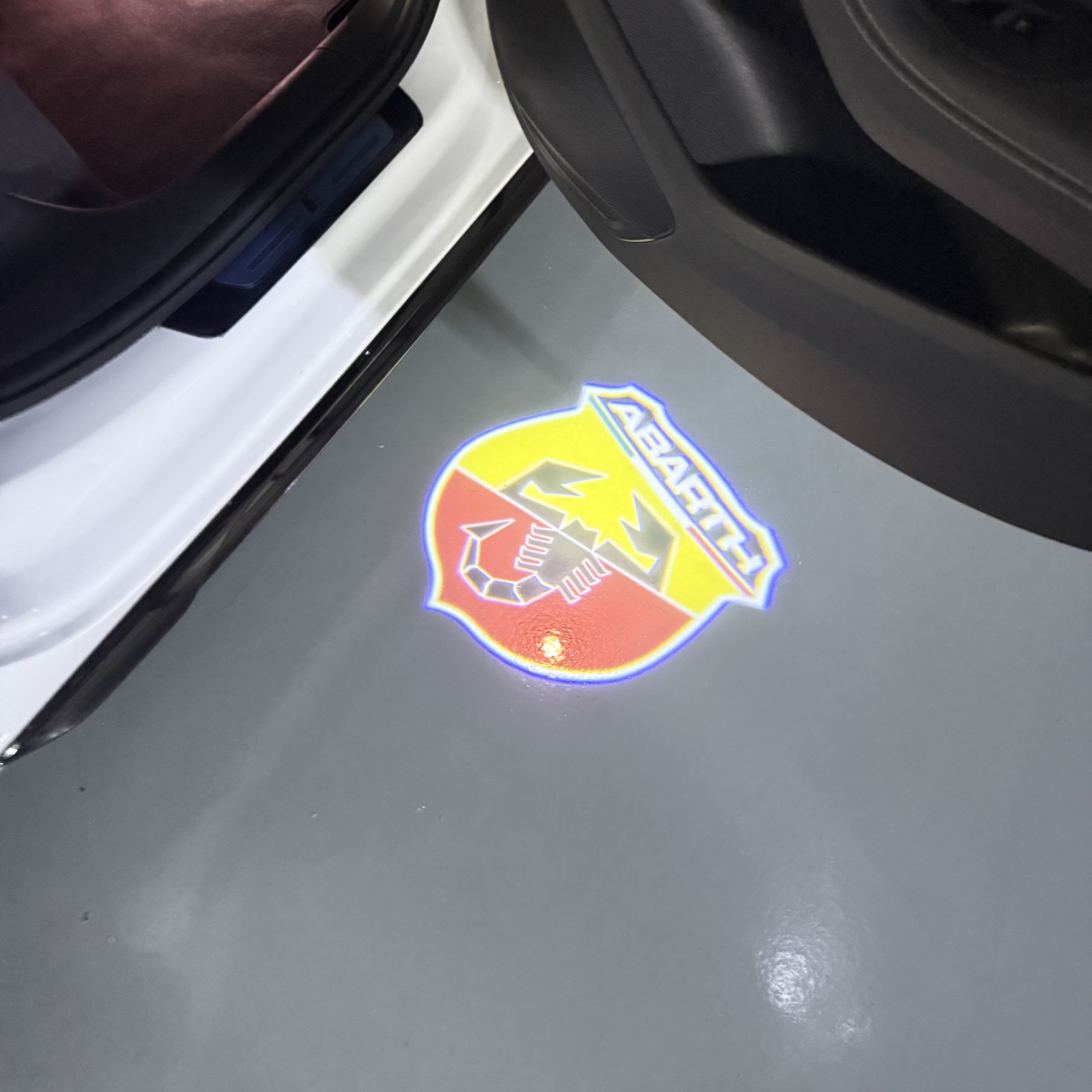 Alfa Romeo LOGO PROJECTOT LIGHTS Nr.04 (quantité 1 = 2 Logo Film / 2 feux de porte)