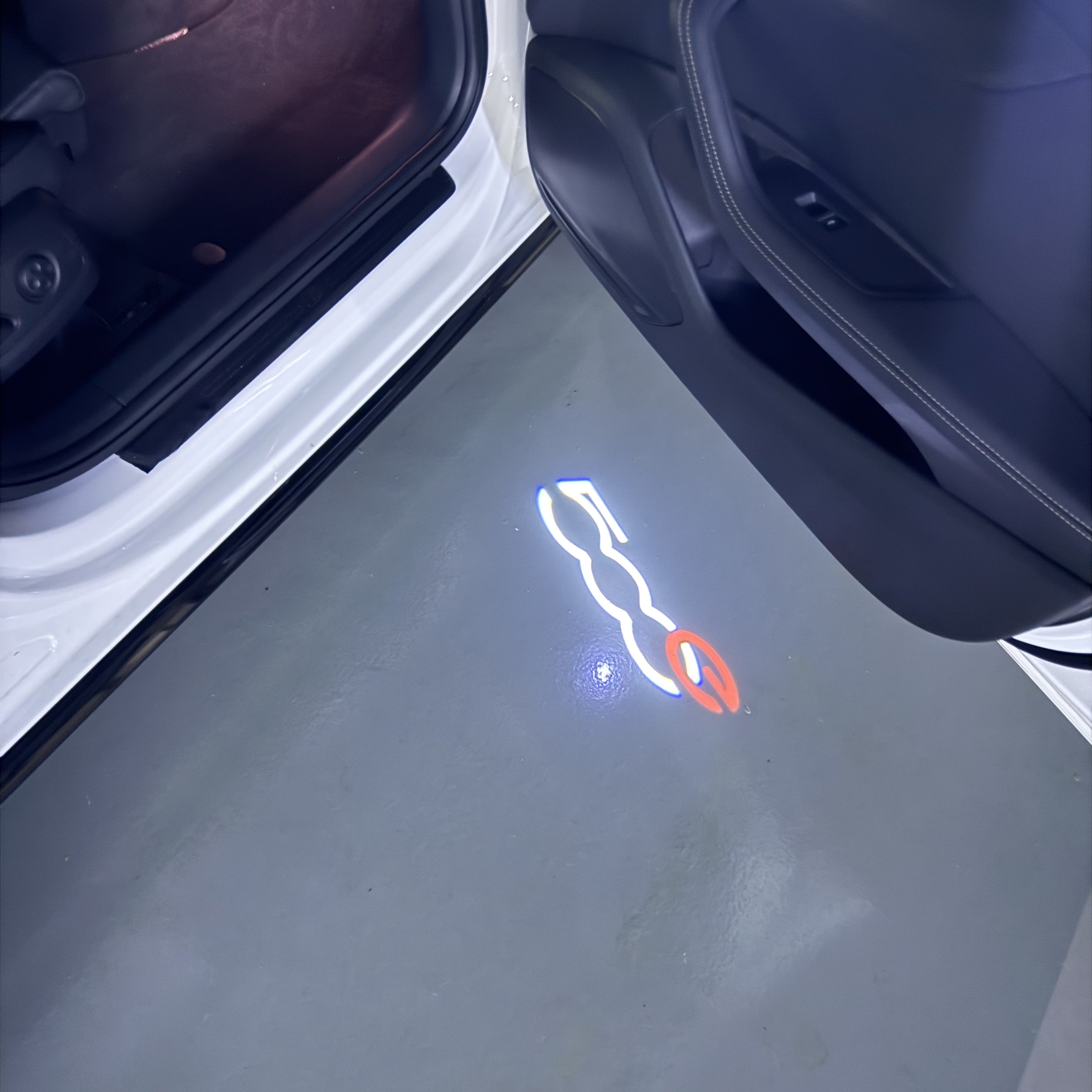 Alfa Romeo LOGO PROJECTOT LIGHTS Nr.04 (quantité 1 = 2 Logo Film / 2 feux de porte)