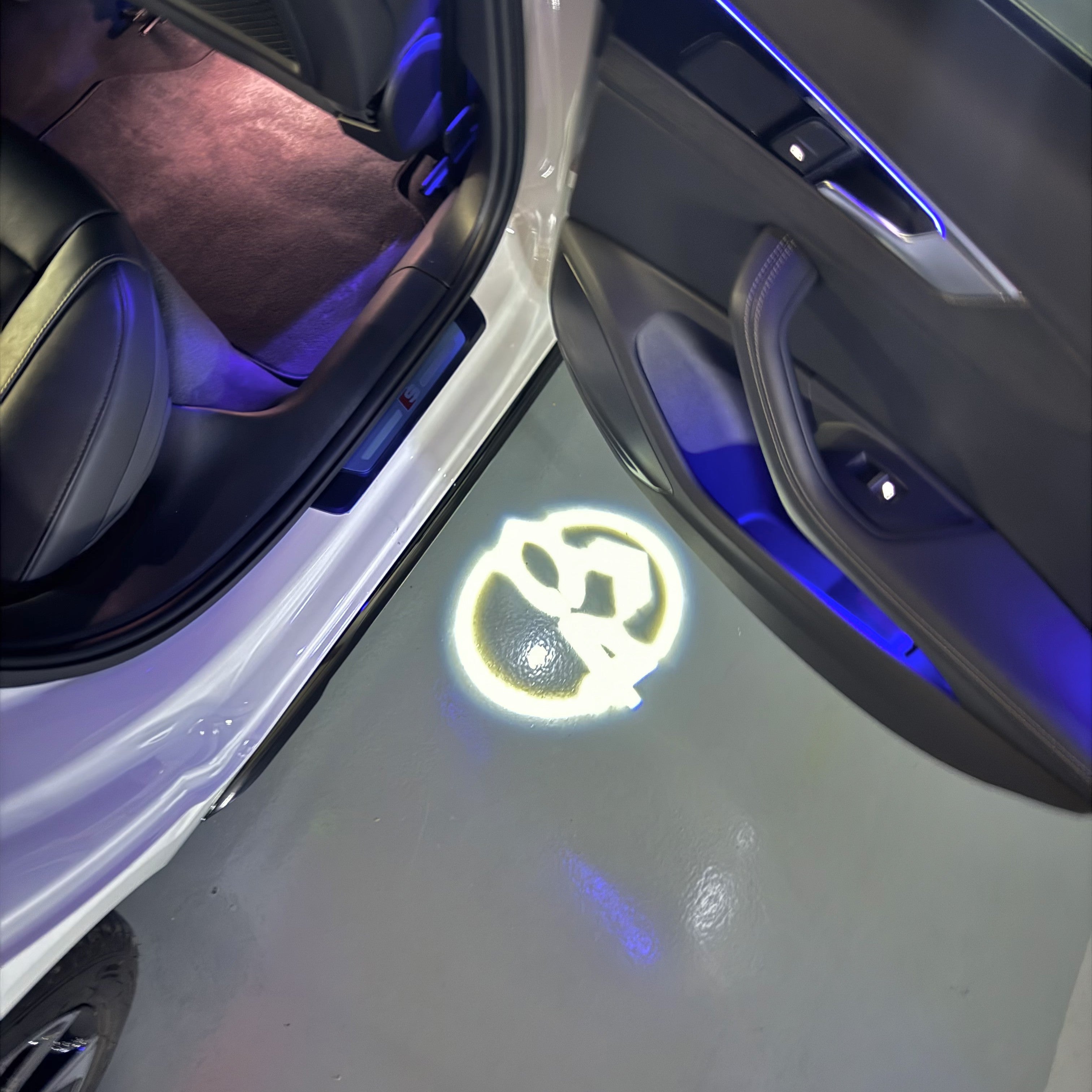 ÉCLAIRAGE DE PROJECTEUR BMW M3 LOGO Nr.24 (quantité 1 = 1 jeux / 2 feux de porte)