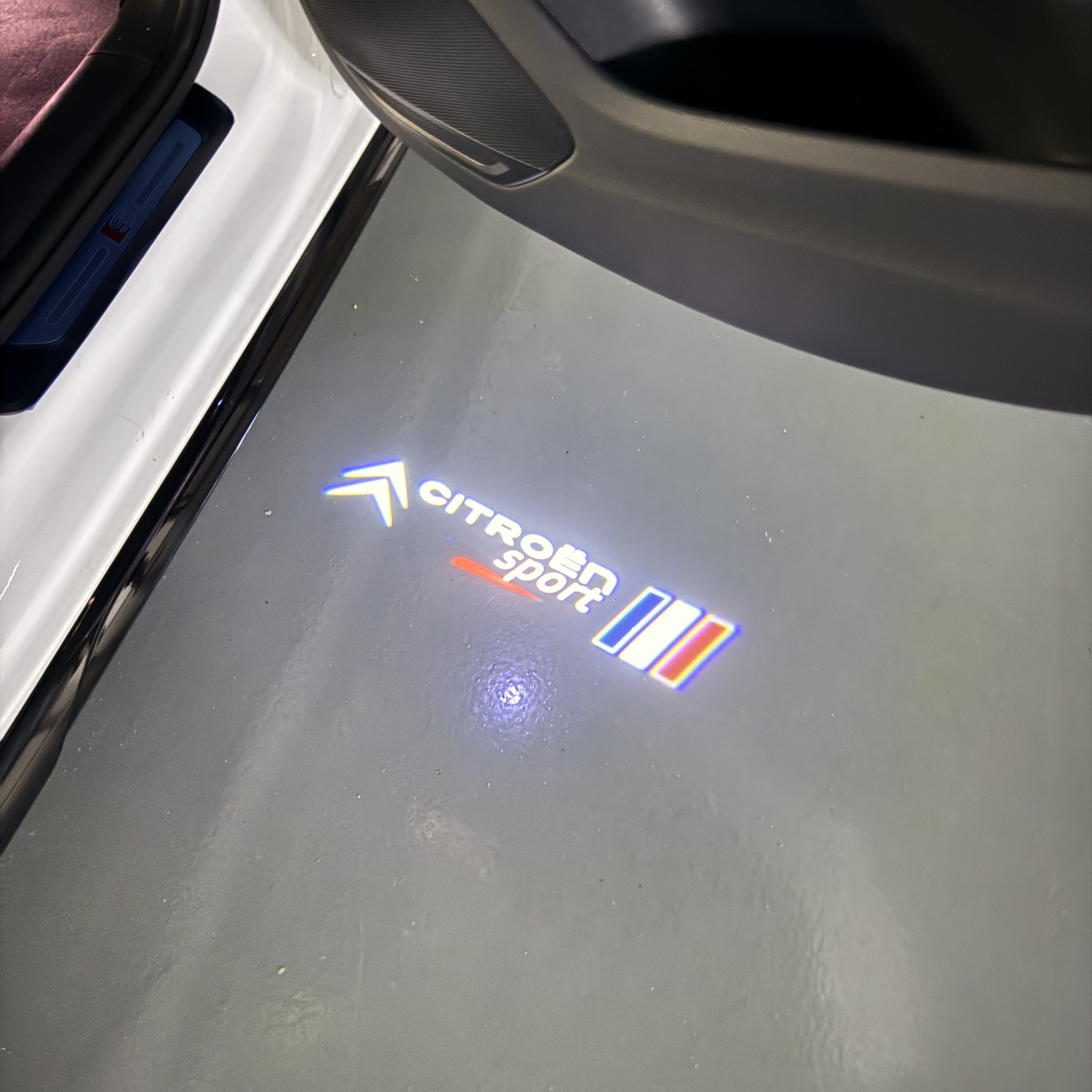 BMW M3 LOGO PROJECTOT LIGHTS Nr.24 (Menge 1 = 1 Sets/2 Türleuchten)